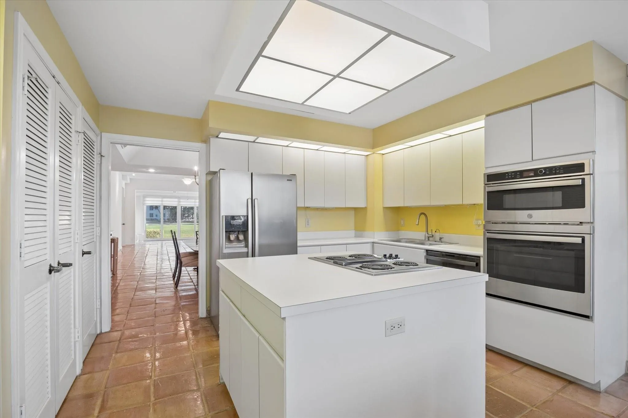 4110 W Palm Aire Drive #101B