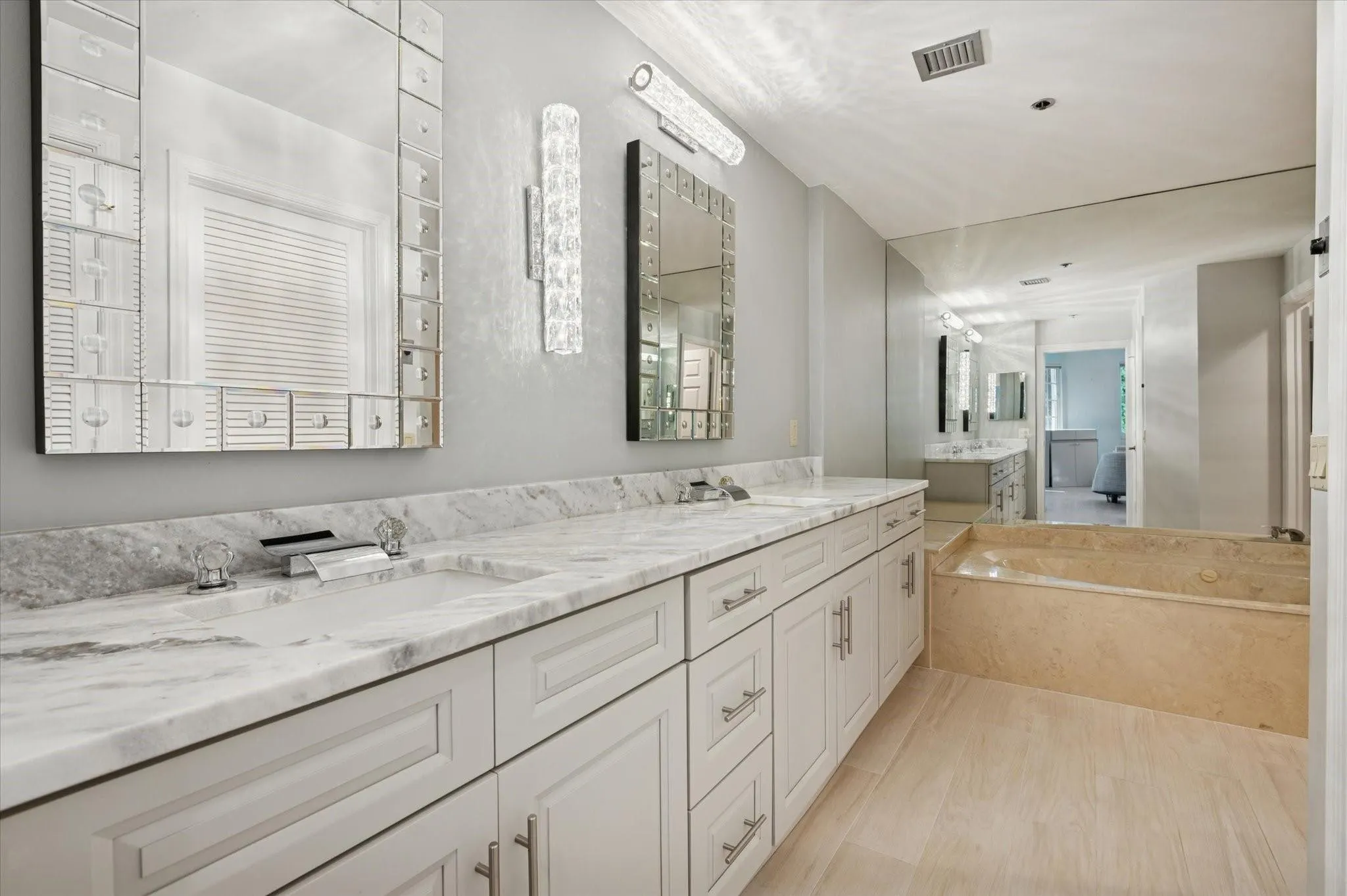 4110 W Palm Aire Drive #101B