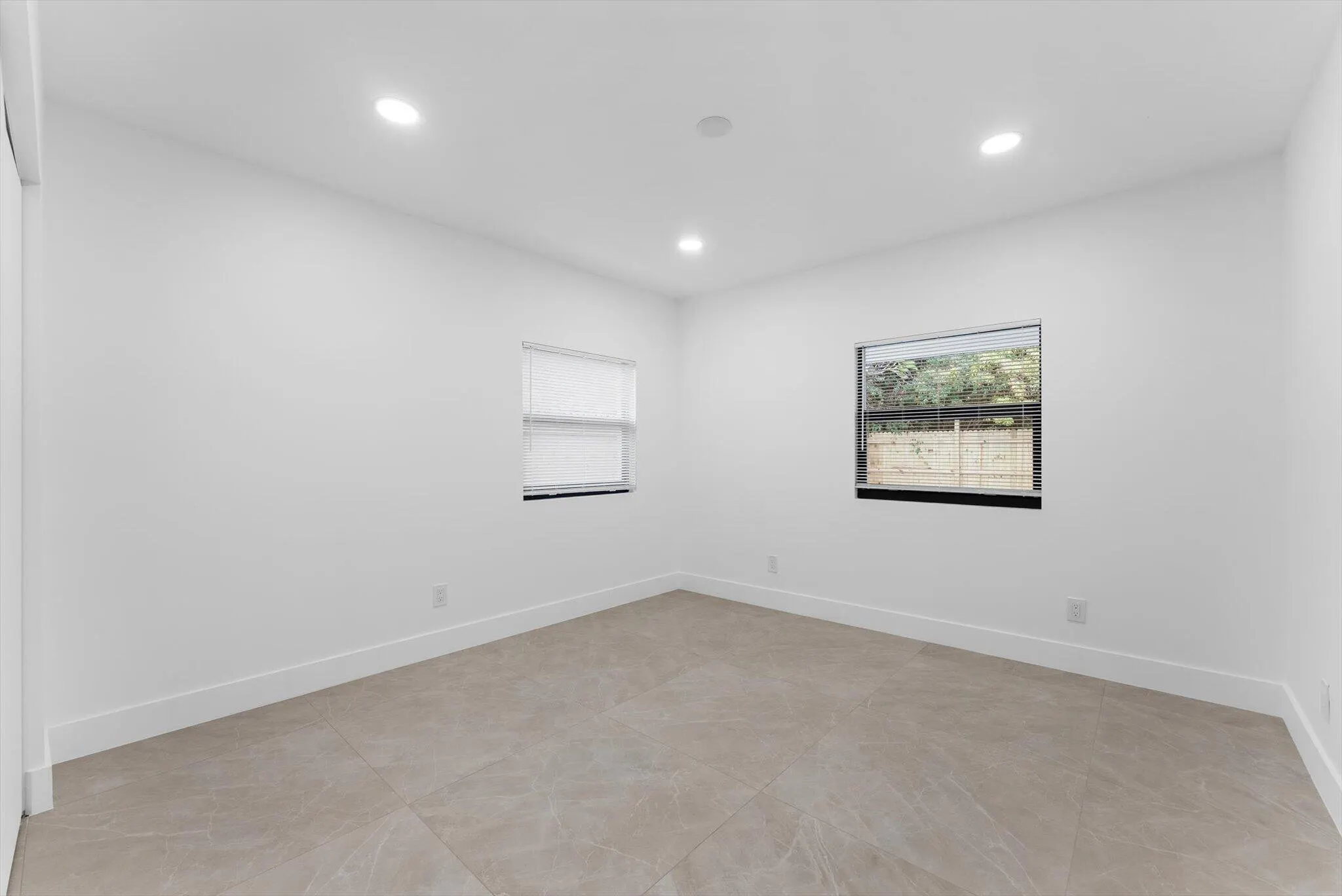 162 SE 27TH Way