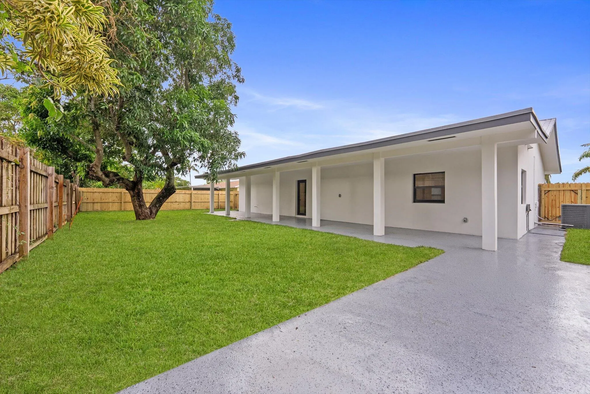 162 SE 27TH Way