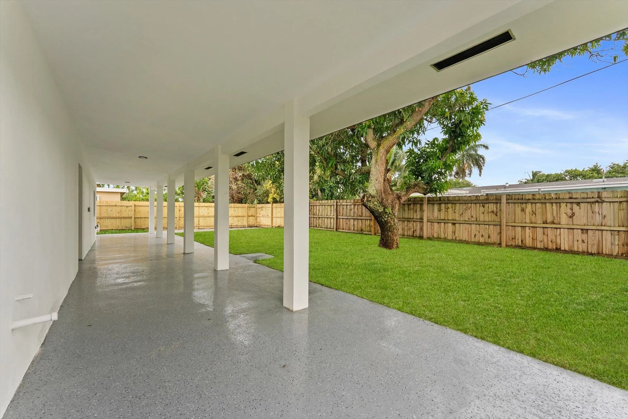162 SE 27TH Way