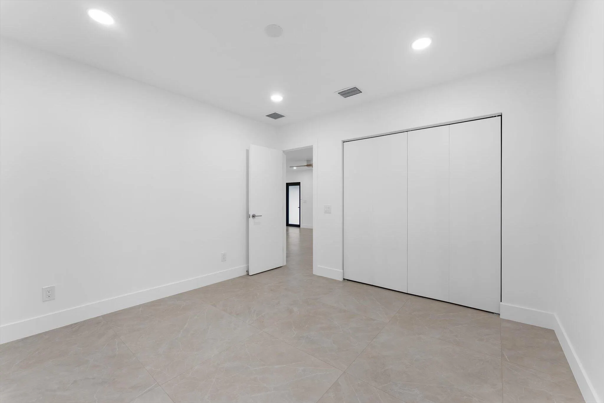 162 SE 27TH Way