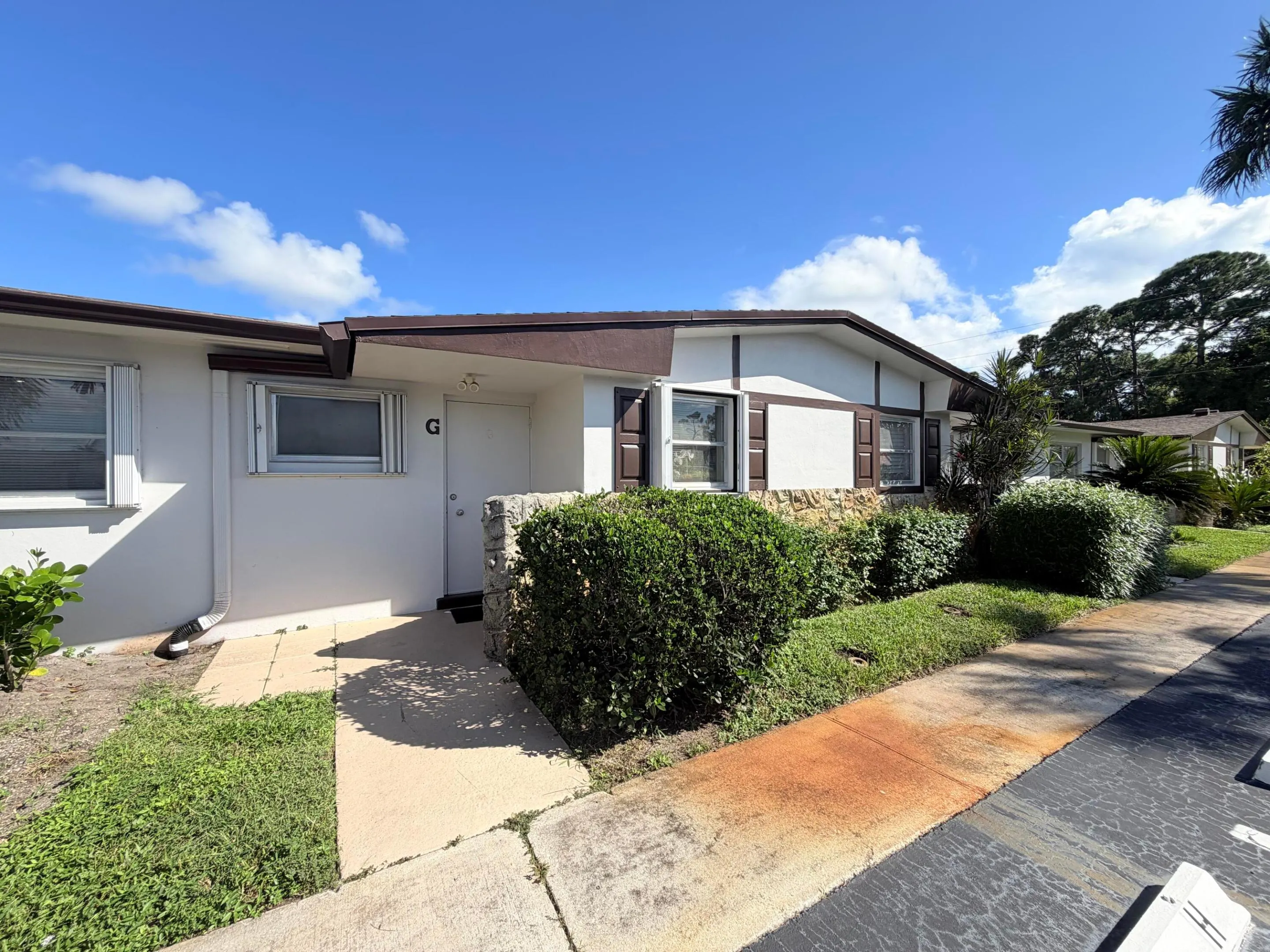 2965 CROSLEY Drive W #G