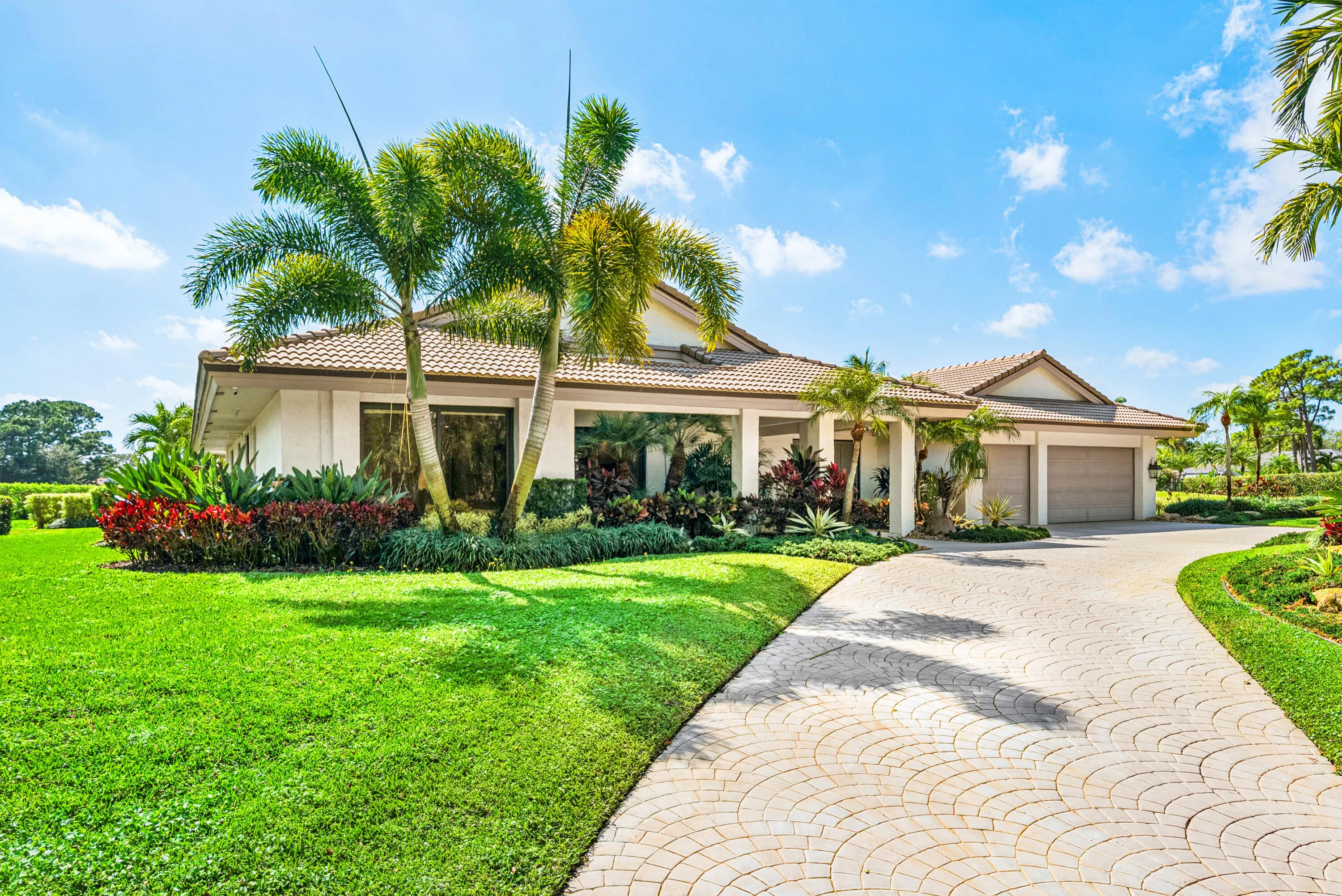 5221 Estates Drive