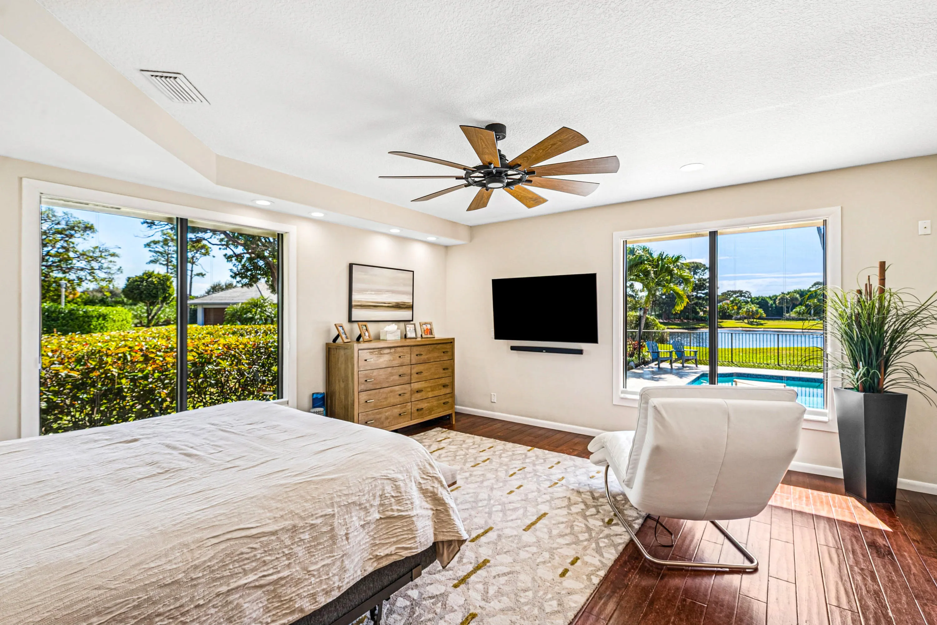 5221 Estates Drive