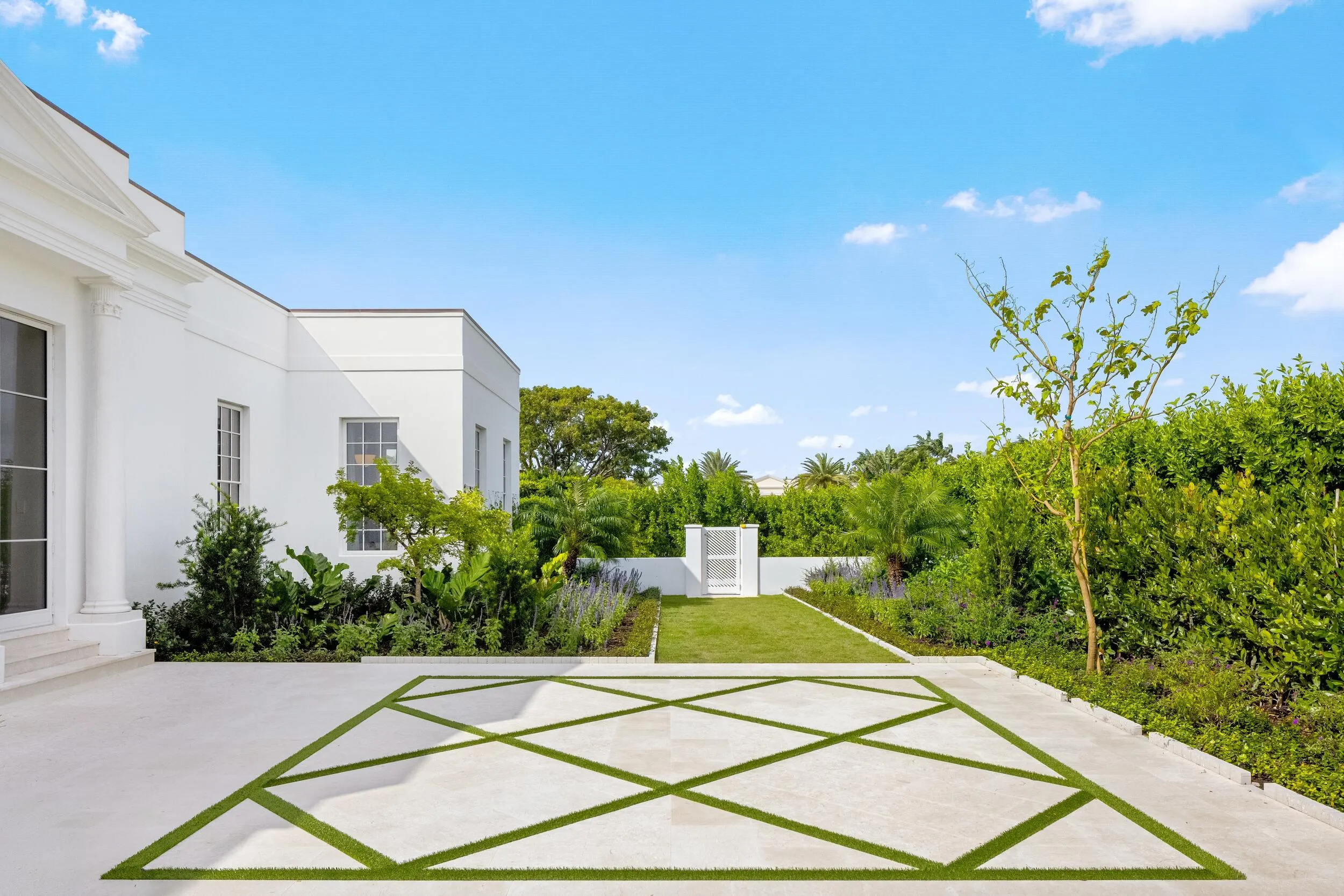 200 Regents Park Road