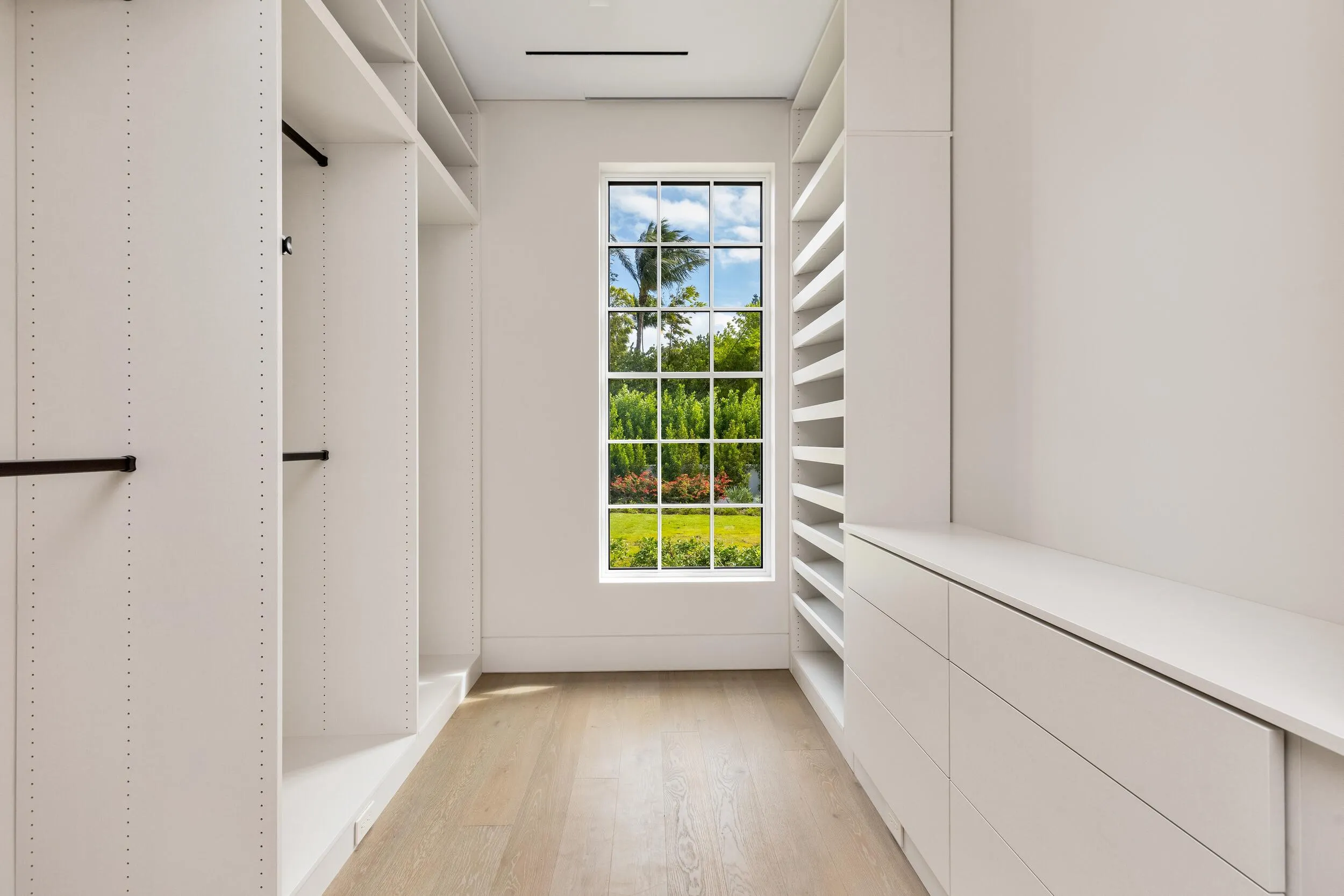200 Regents Park Road