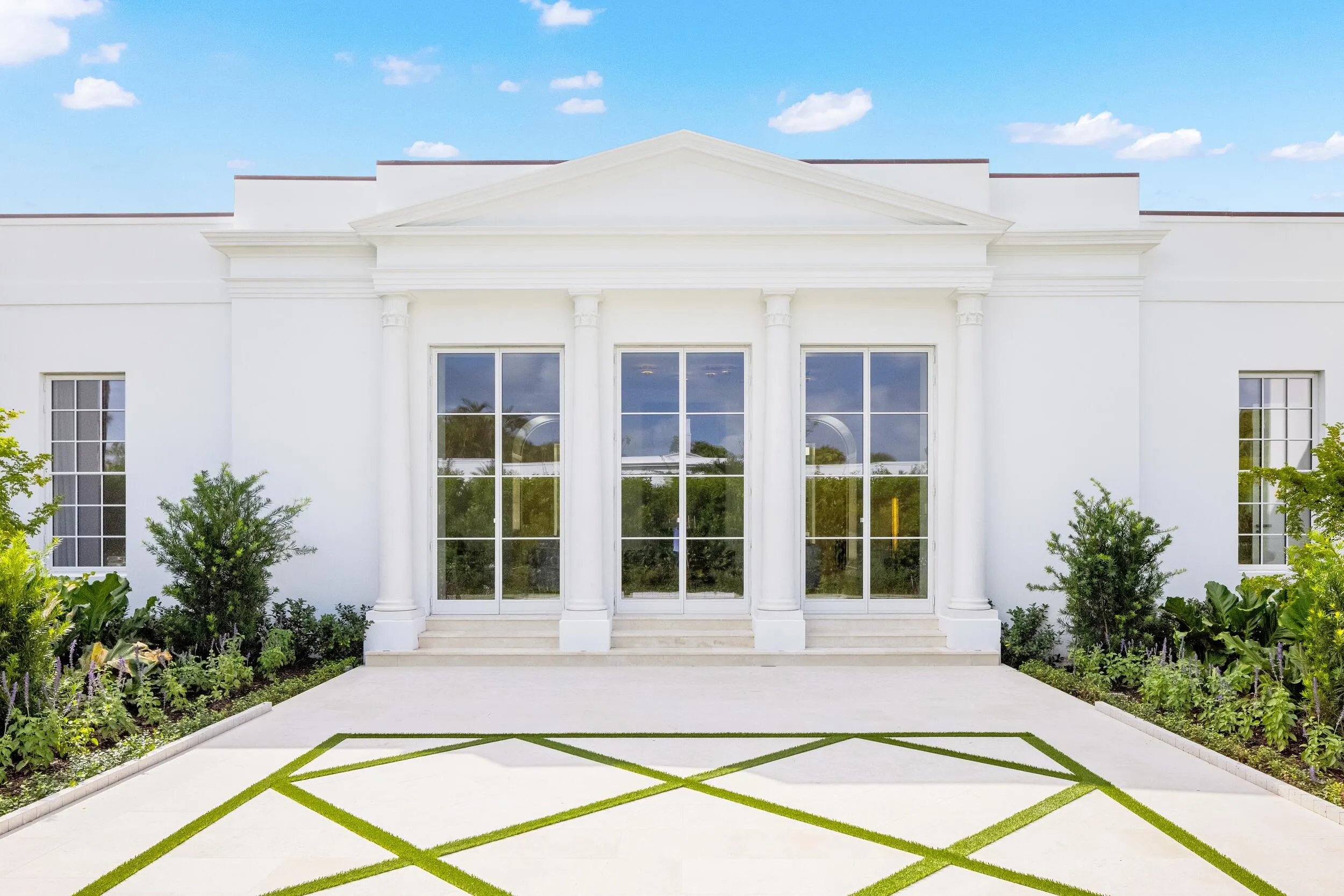 200 Regents Park Road