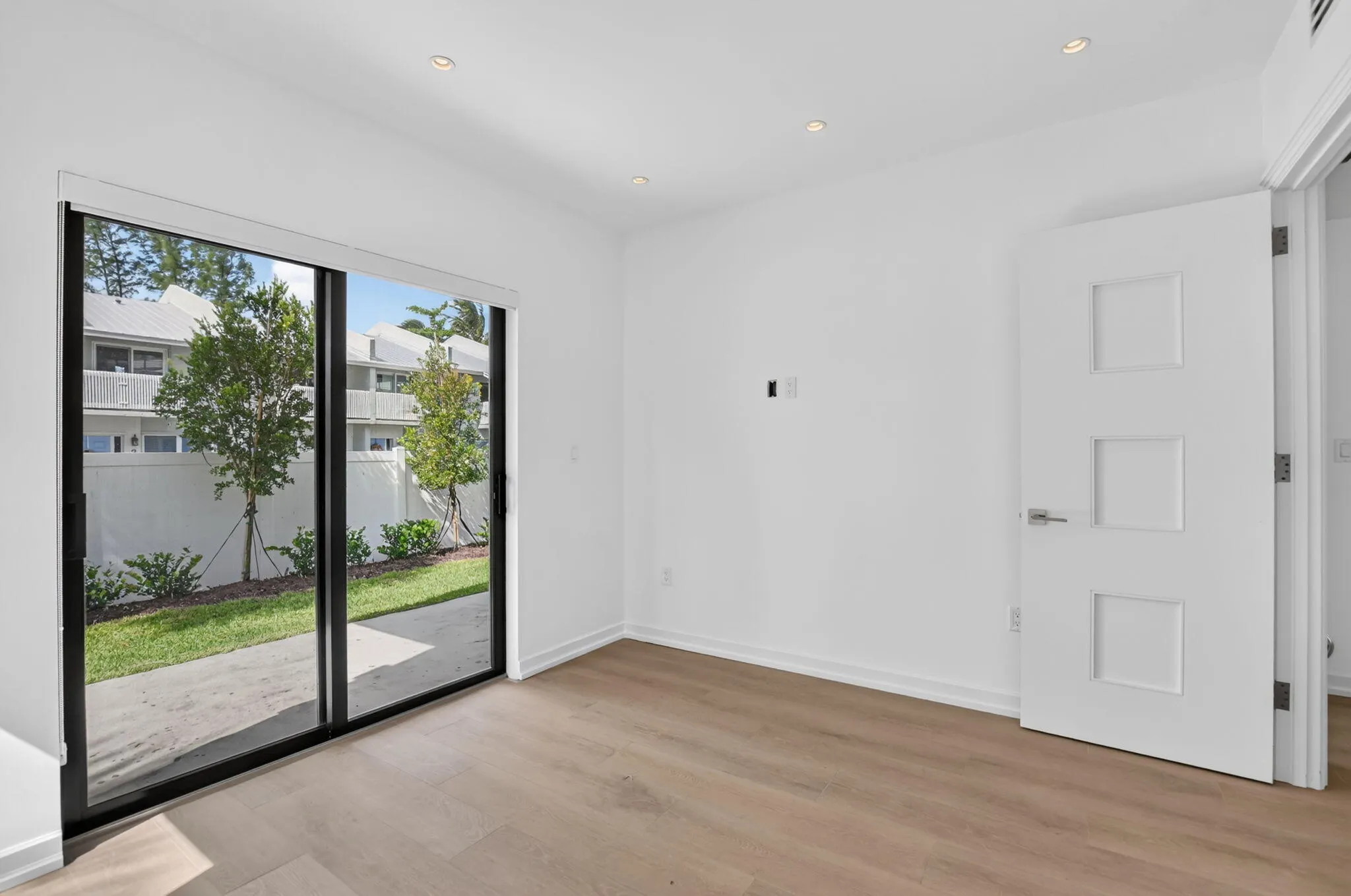 325 NE 20TH Avenue #Th a