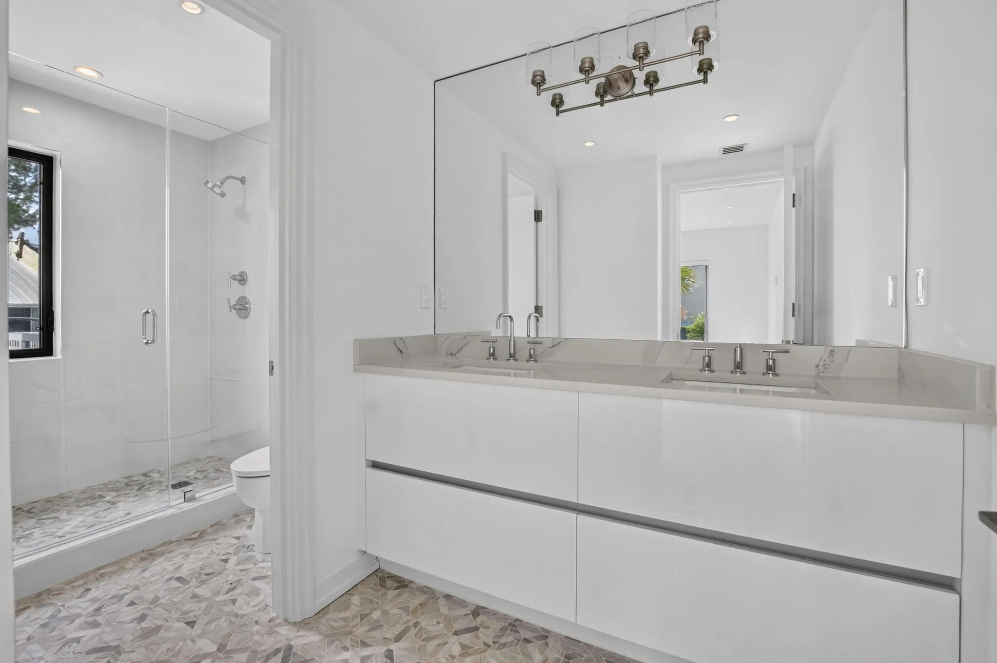 325 NE 20TH Avenue #Th a