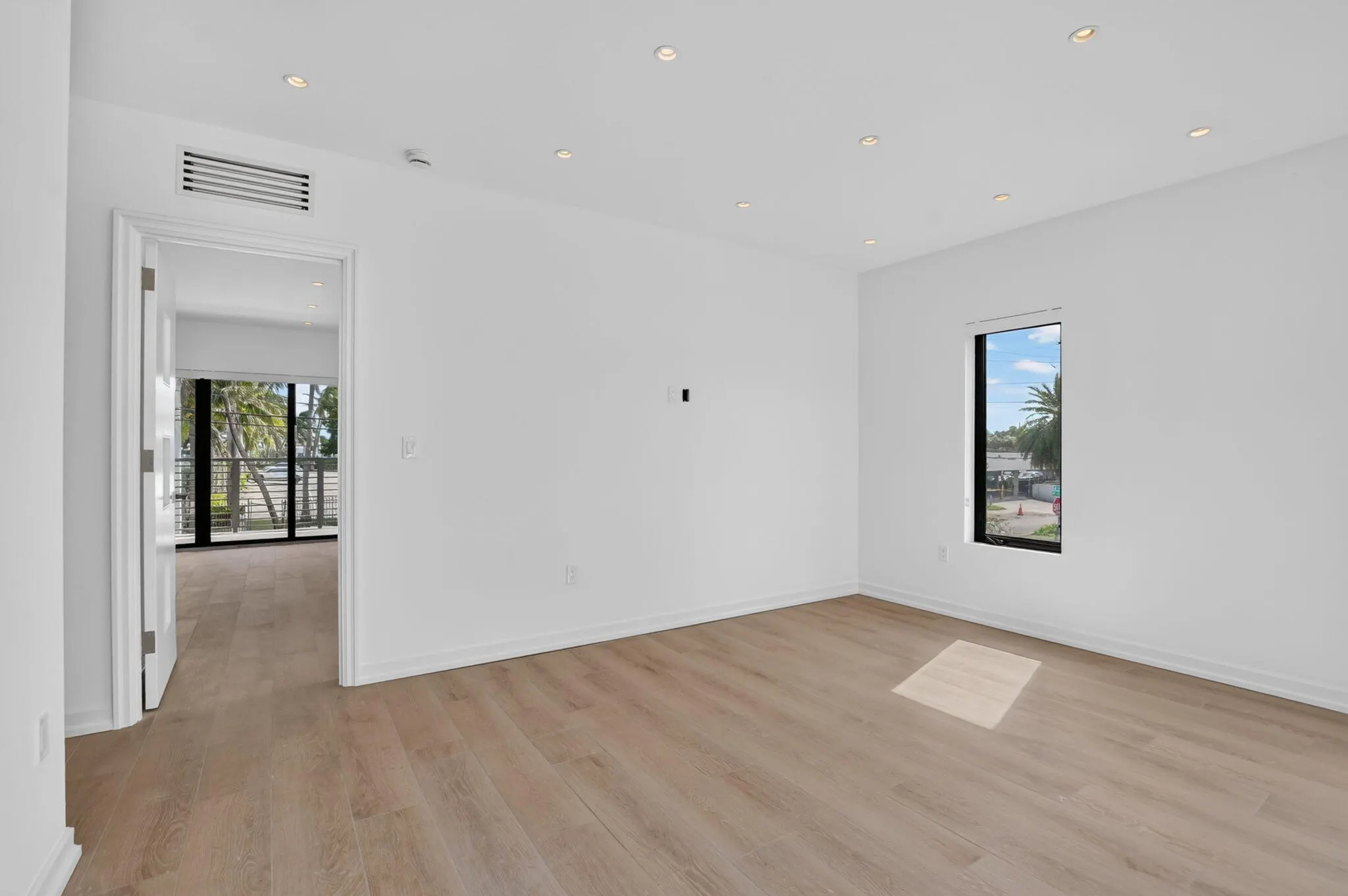 325 NE 20TH Avenue #Th a