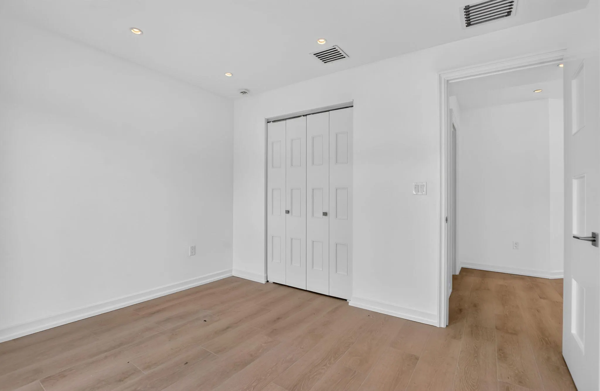 325 NE 20TH Avenue #Th a
