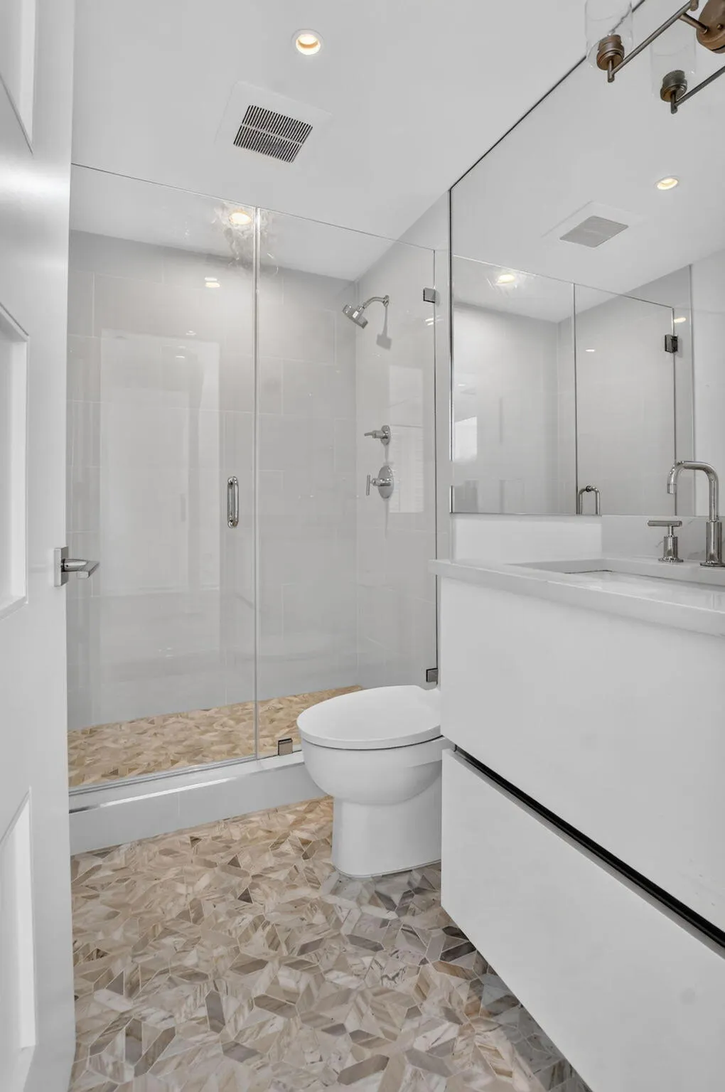 325 NE 20TH Avenue #Th a