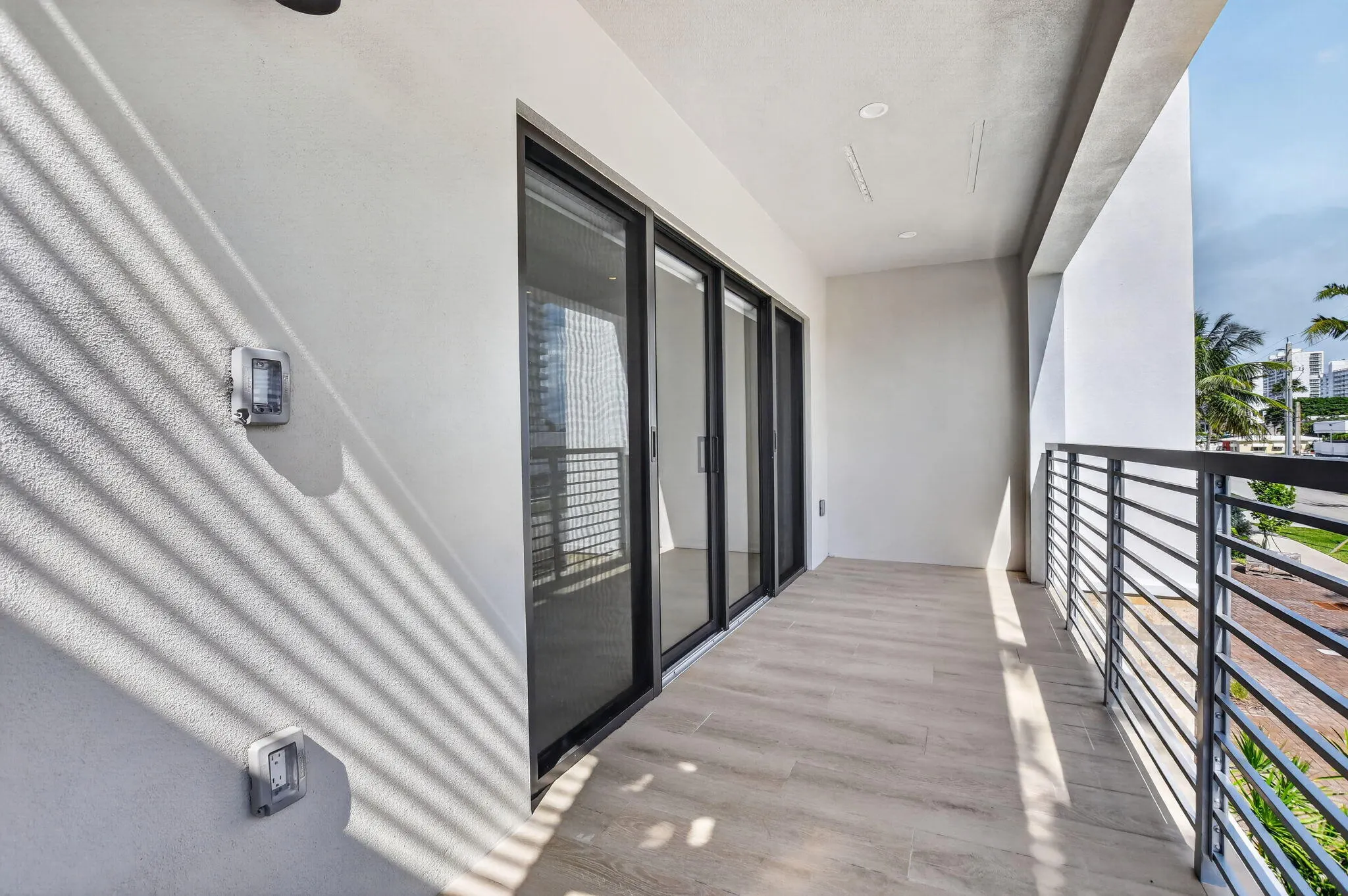 325 NE 20TH Avenue #Th a