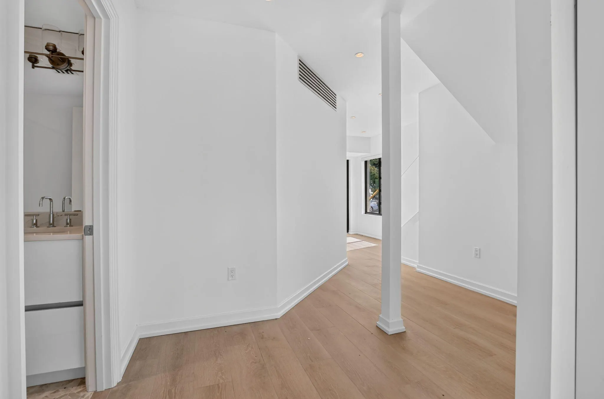 325 NE 20TH Avenue #Th a
