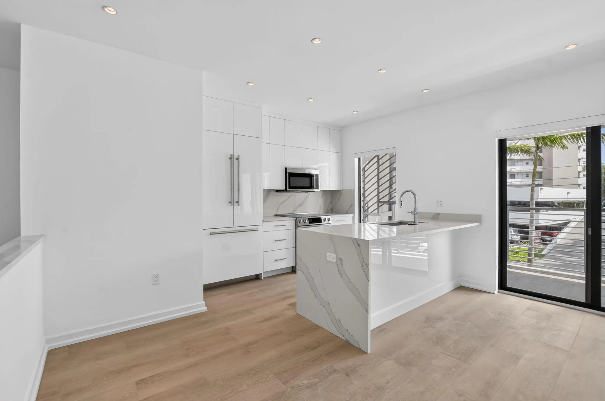 325 NE 20TH Avenue #Th a