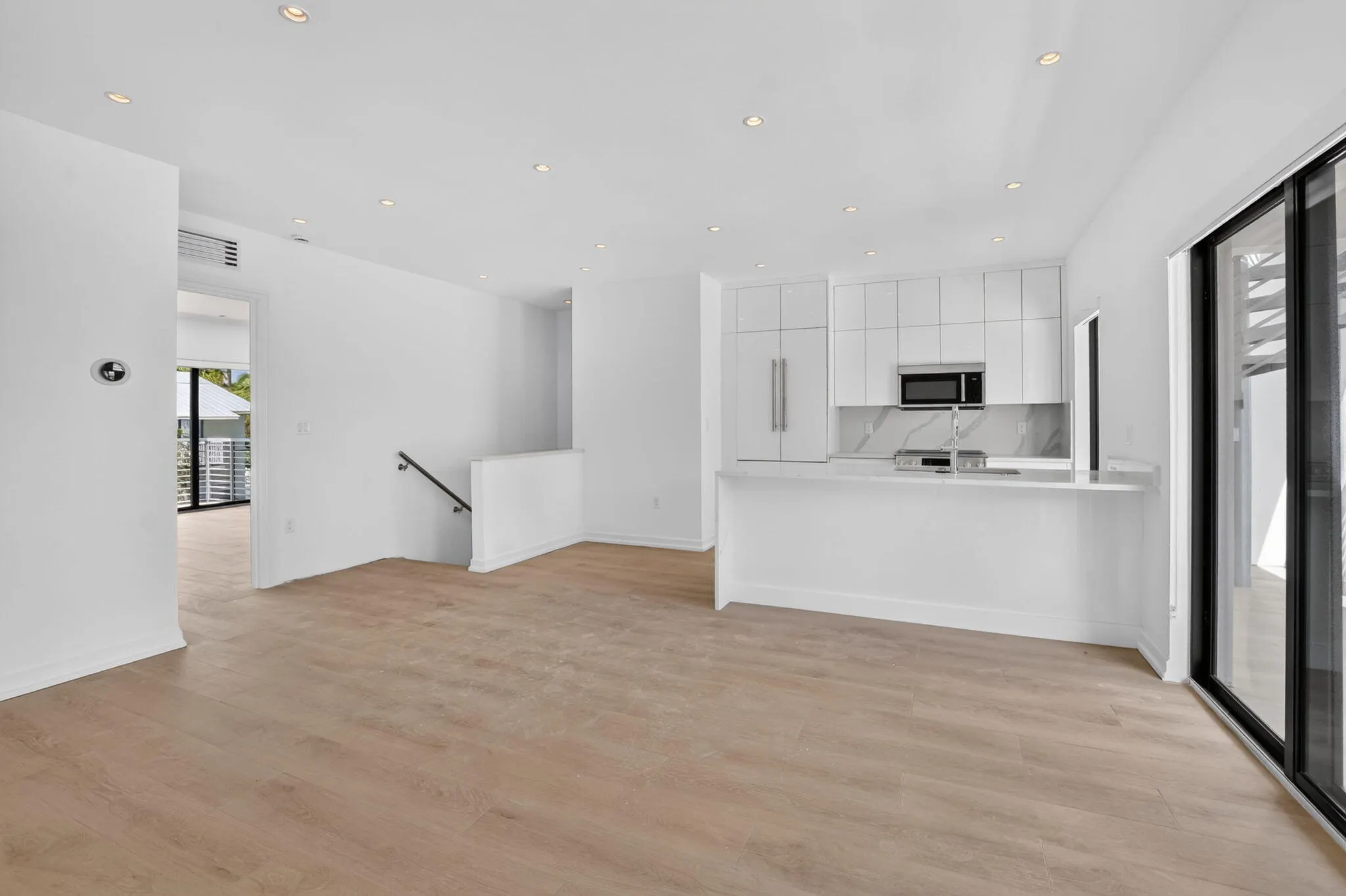 325 NE 20TH Avenue #Th a