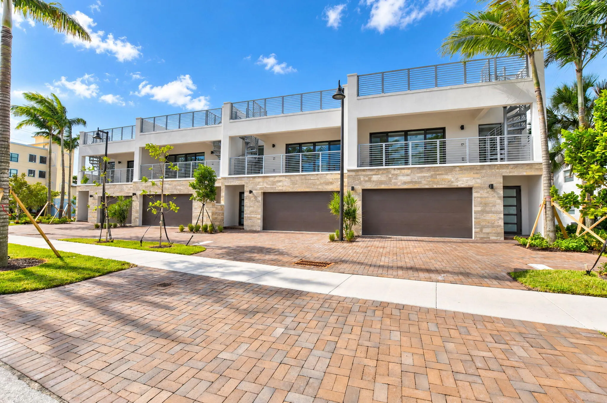 325 NE 20TH Avenue #Th a