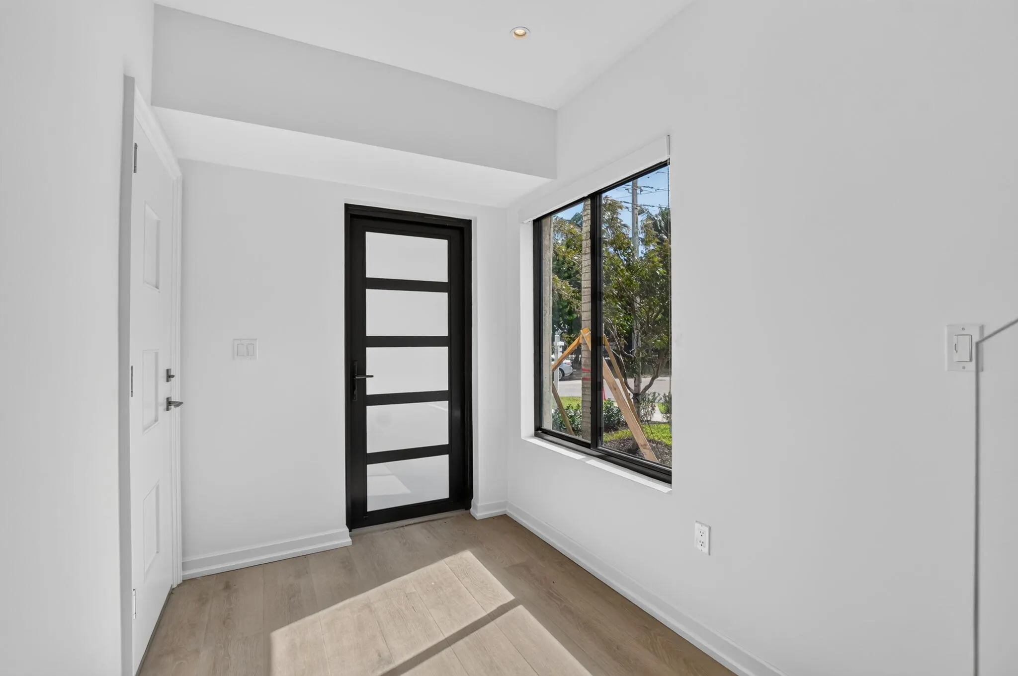 325 NE 20TH Avenue #Th a