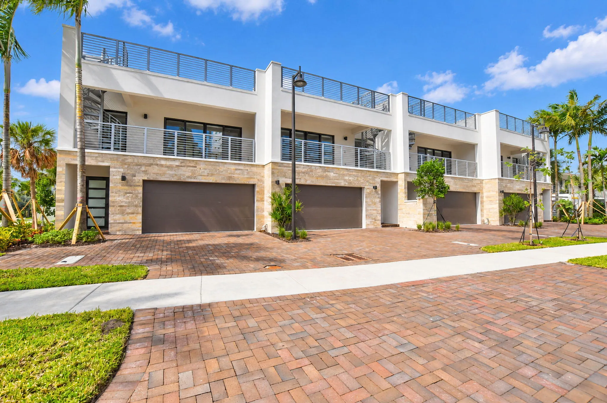 325 NE 20TH Avenue #Th a
