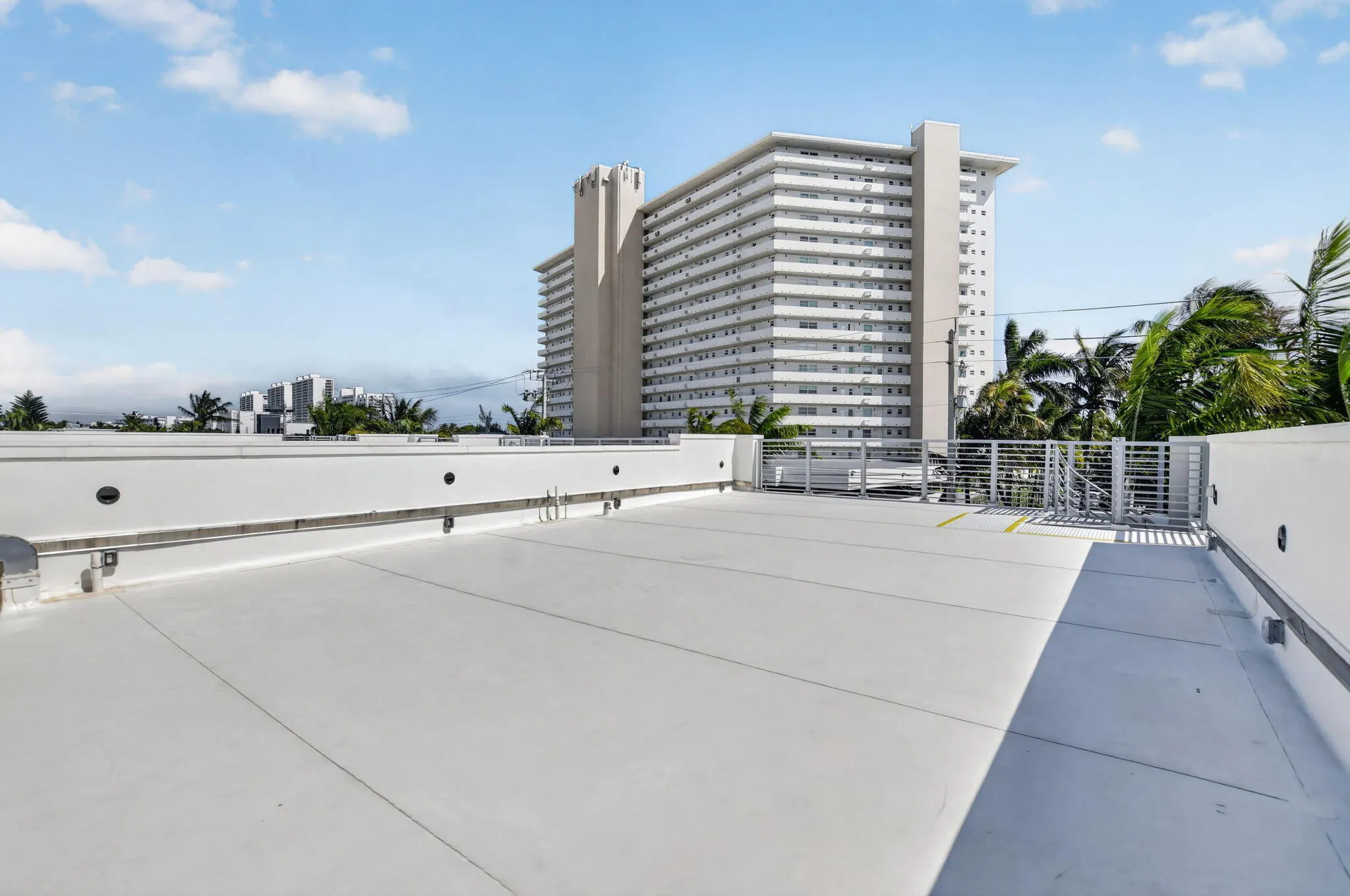 325 NE 20TH Avenue #Th a