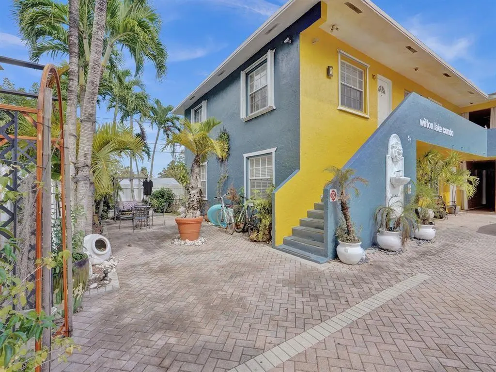 51 NE 24TH Street #10