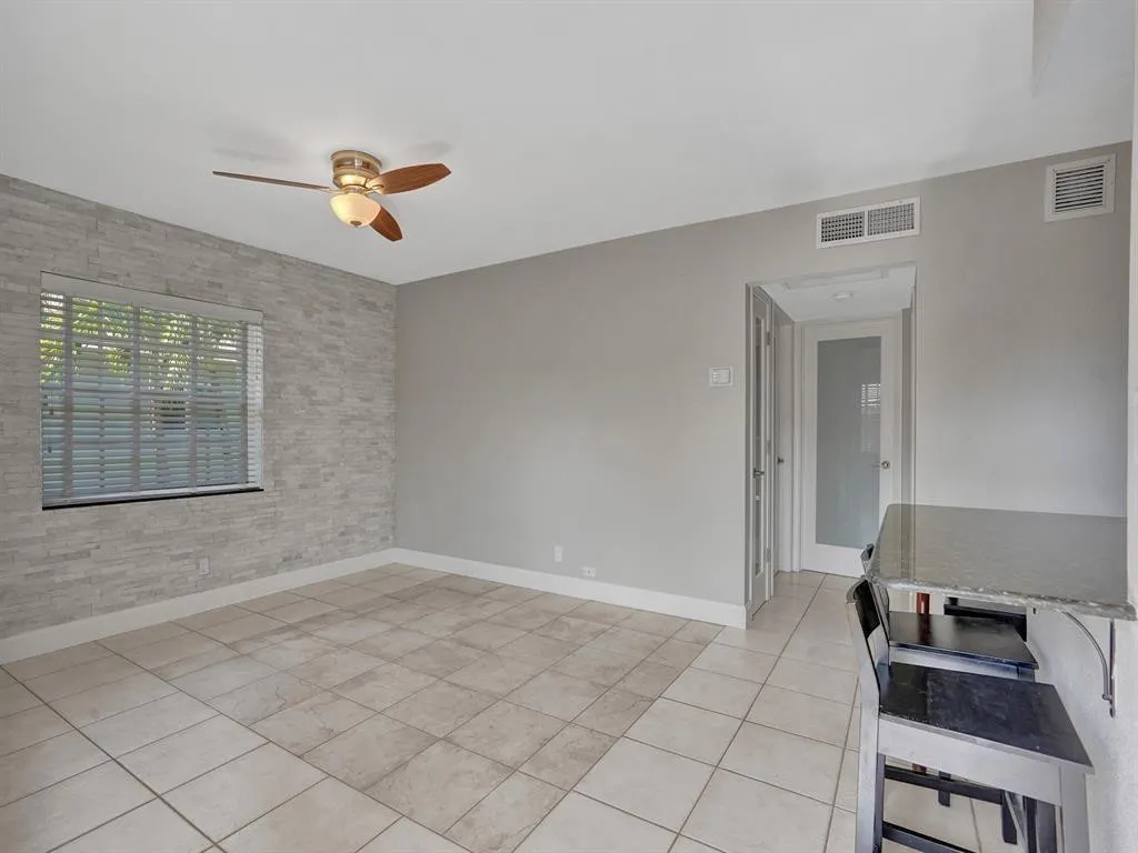 51 NE 24TH Street #10