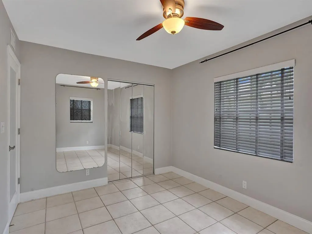 51 NE 24TH Street #10