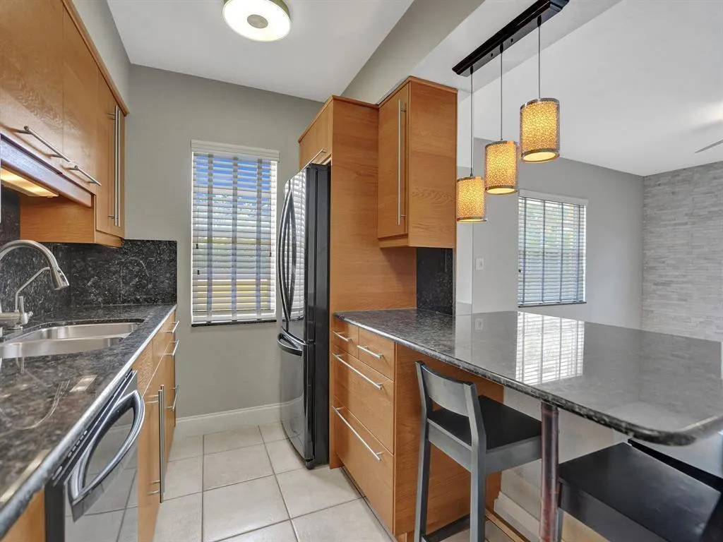 51 NE 24TH Street #10