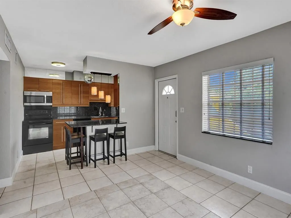 51 NE 24TH Street #10