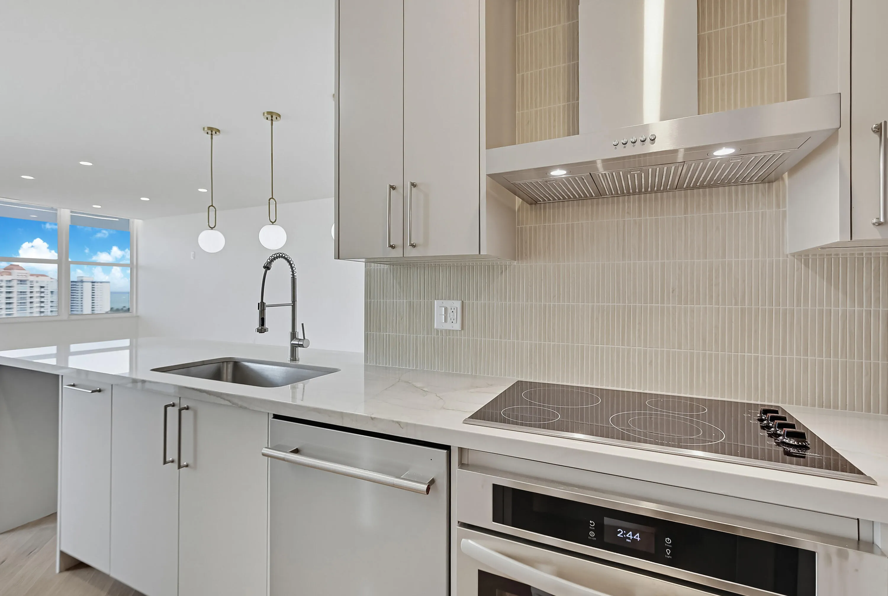 888 INTRACOASTAL Drive #16E