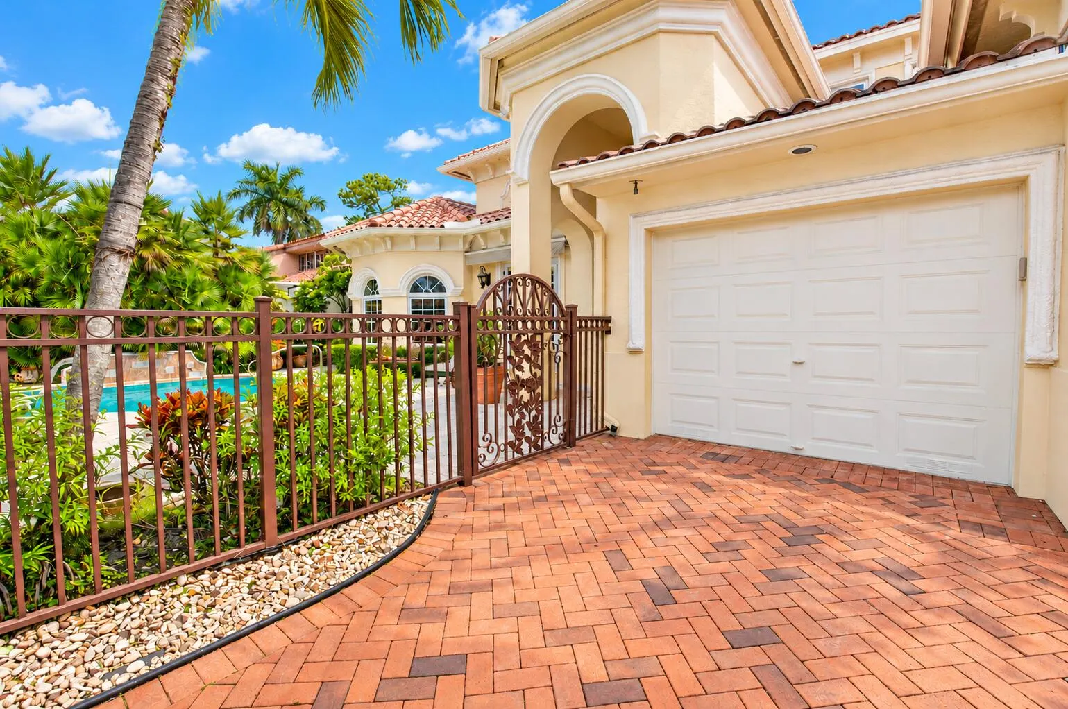 7603 CEDARWOOD Circle