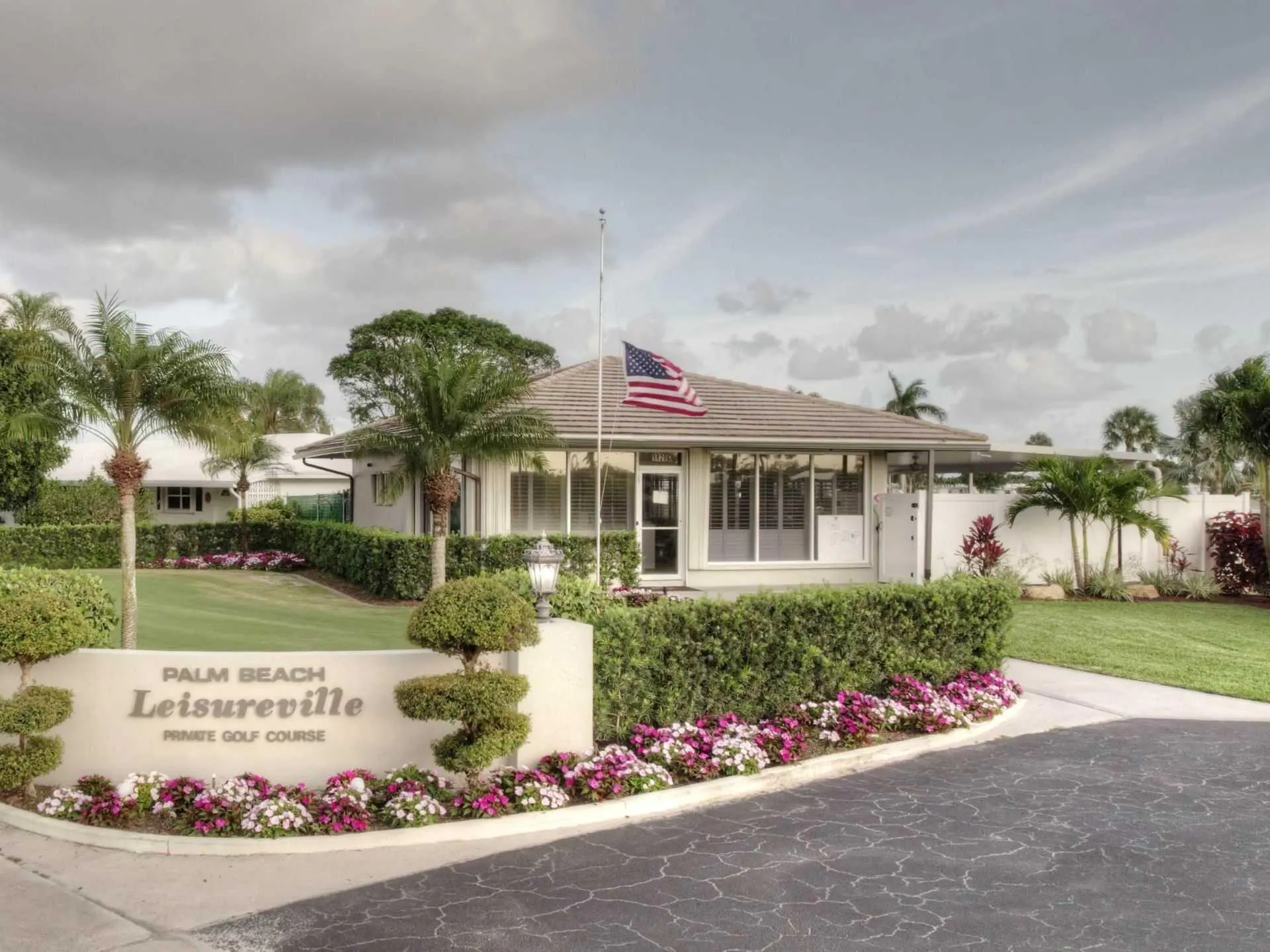 1802 OCEAN Drive #103