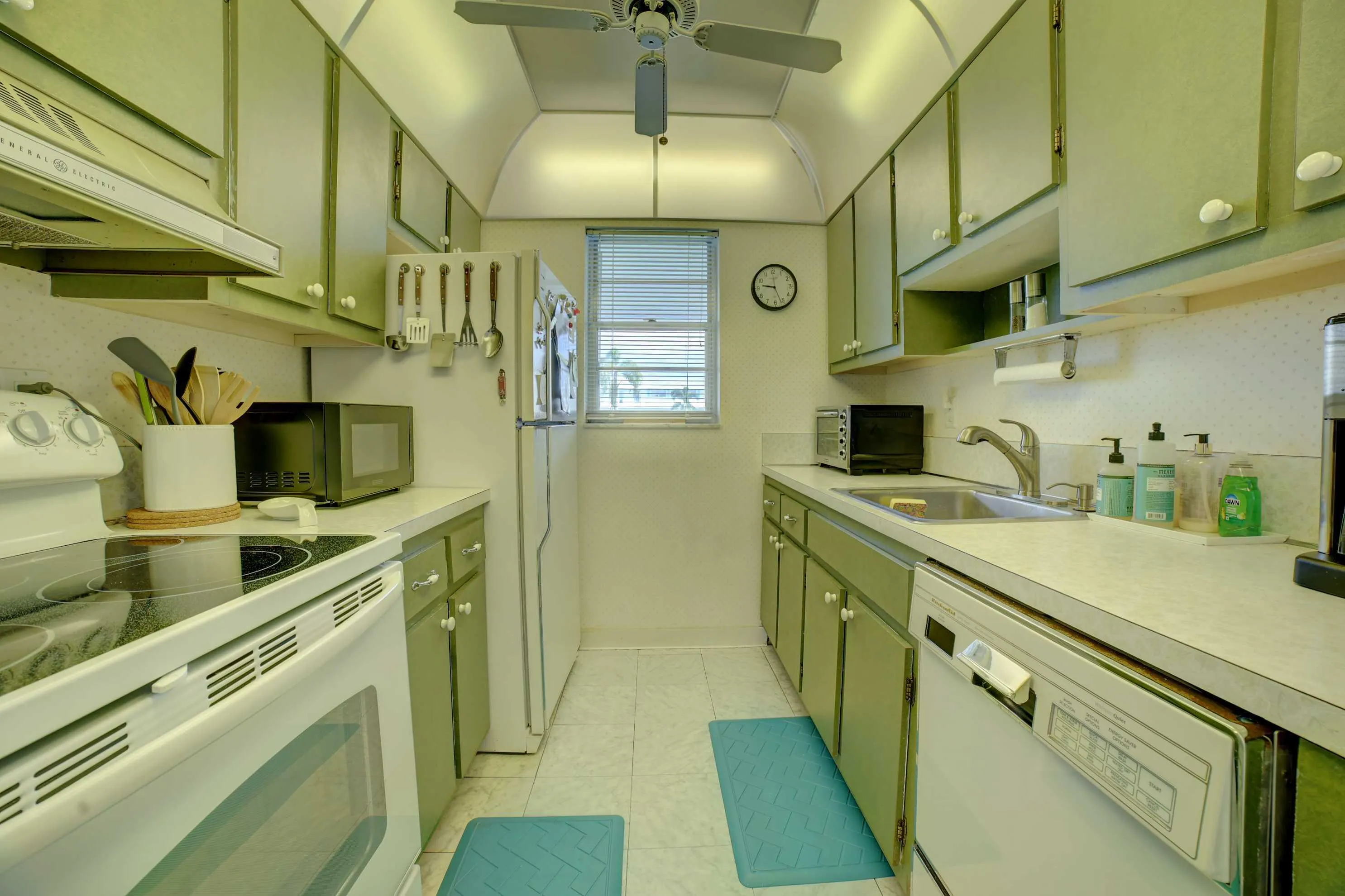 1802 OCEAN Drive #103