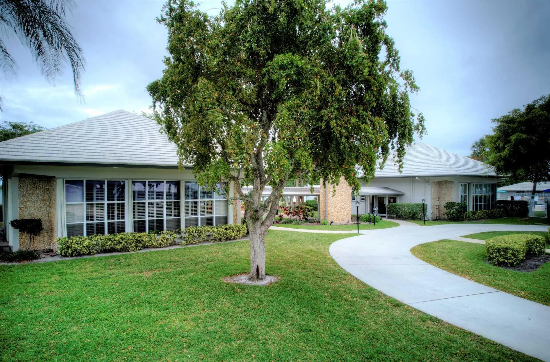 1802 OCEAN Drive #103