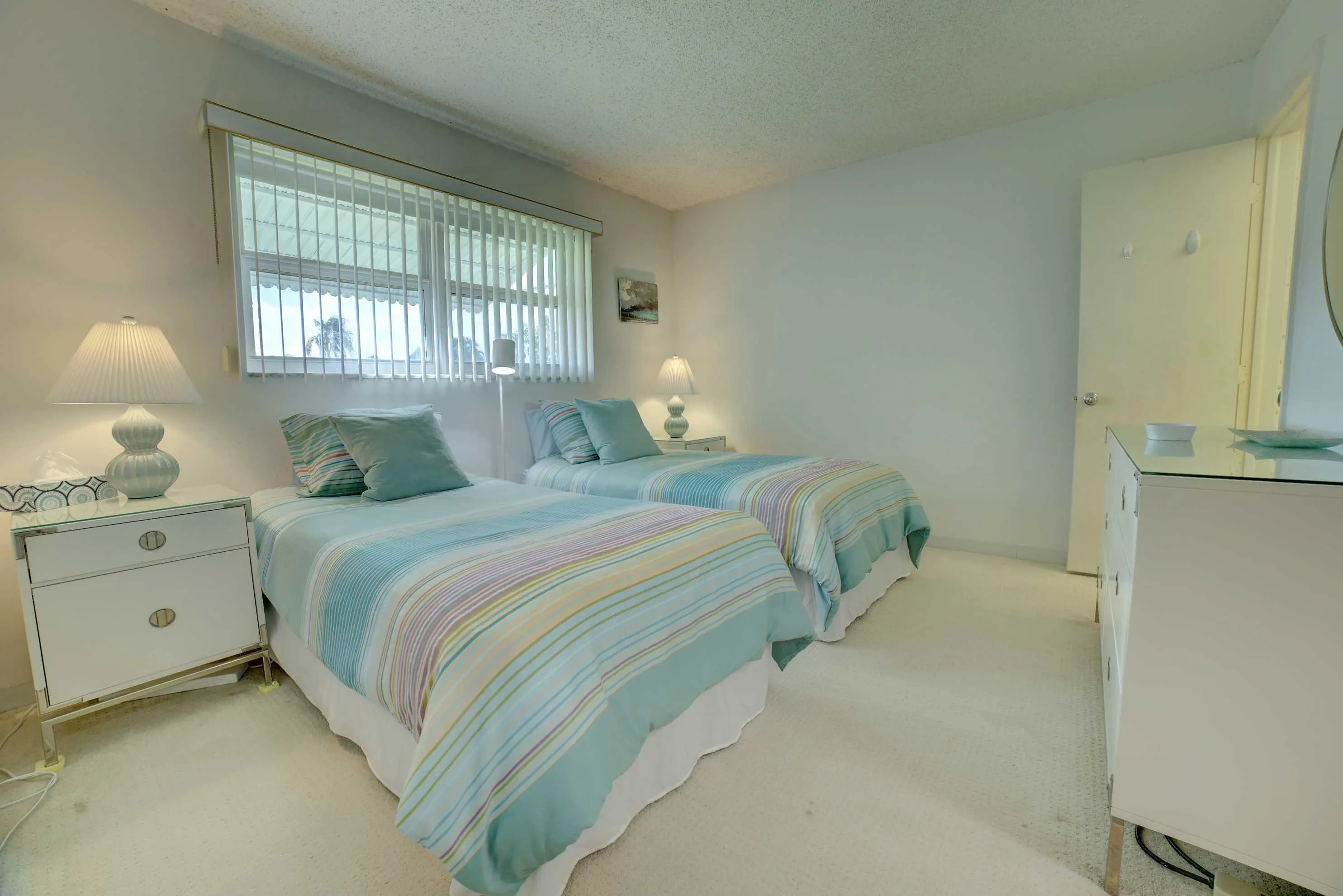 1802 OCEAN Drive #103