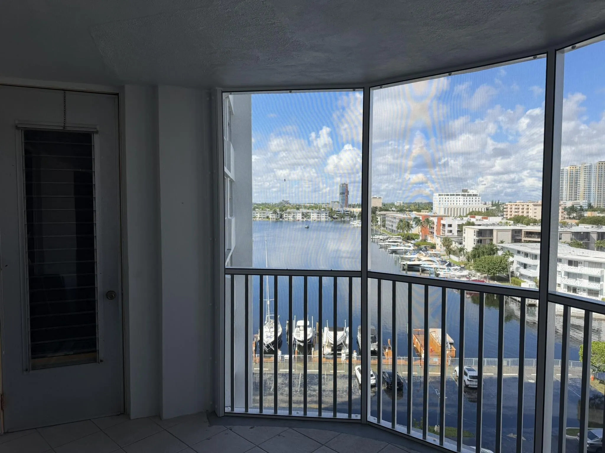 100 GOLDEN ISLES Drive #810