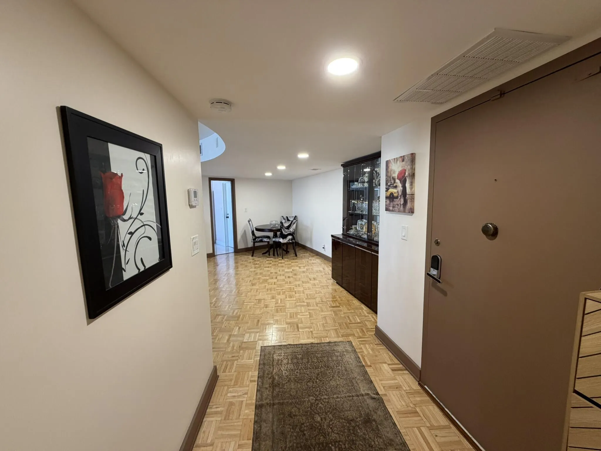 100 GOLDEN ISLES Drive #810