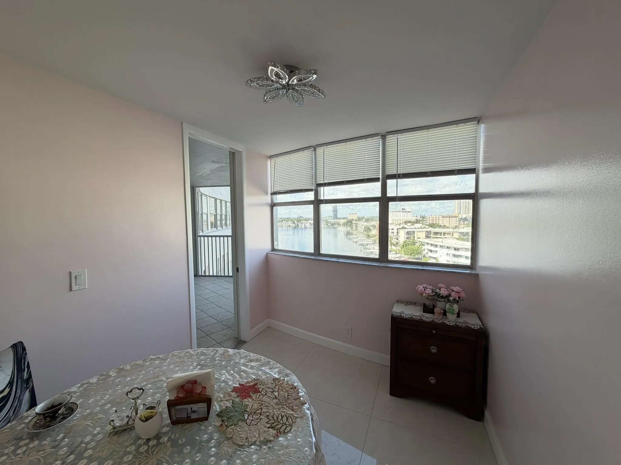 100 GOLDEN ISLES Drive #810