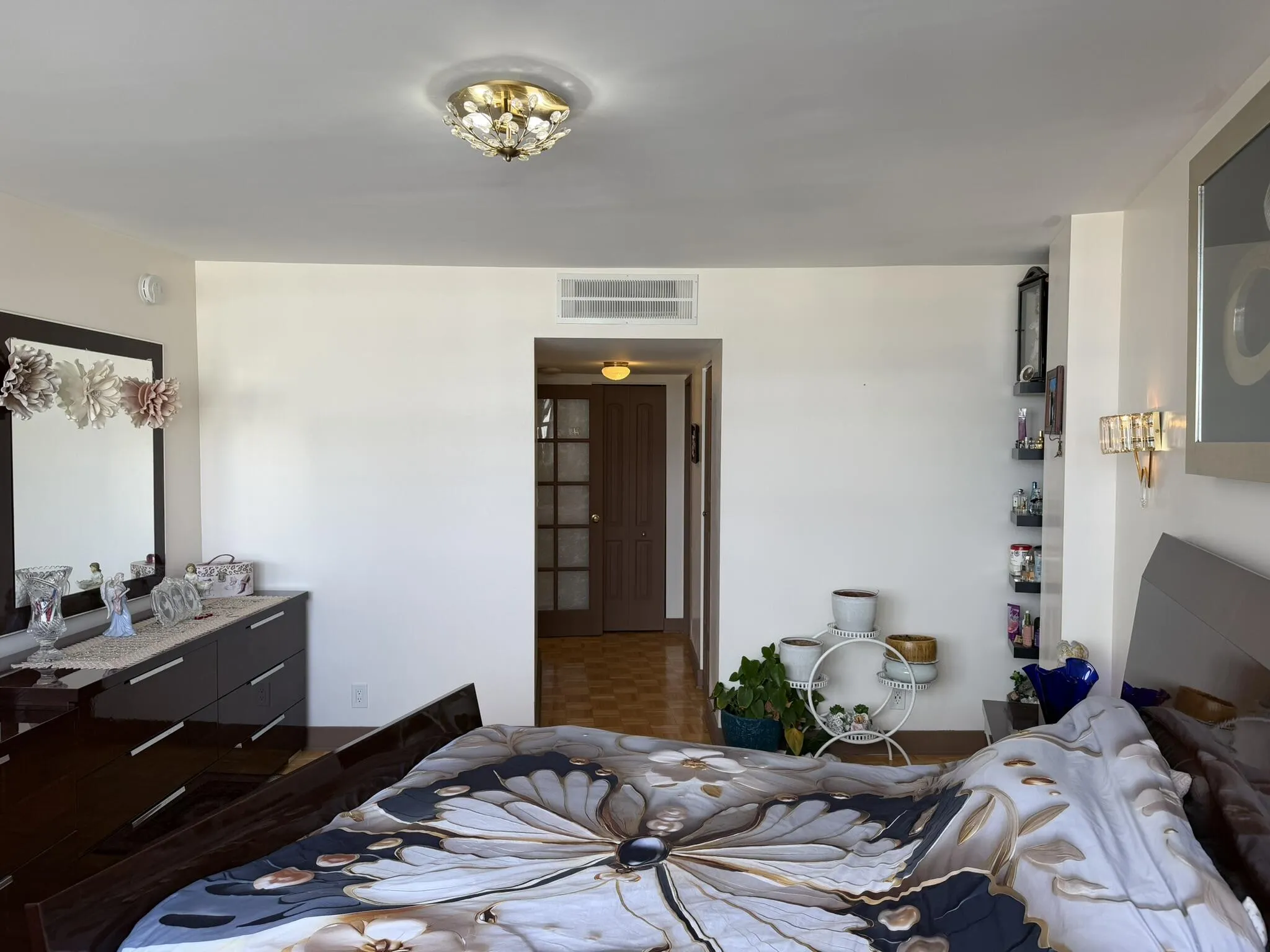 100 GOLDEN ISLES Drive #810