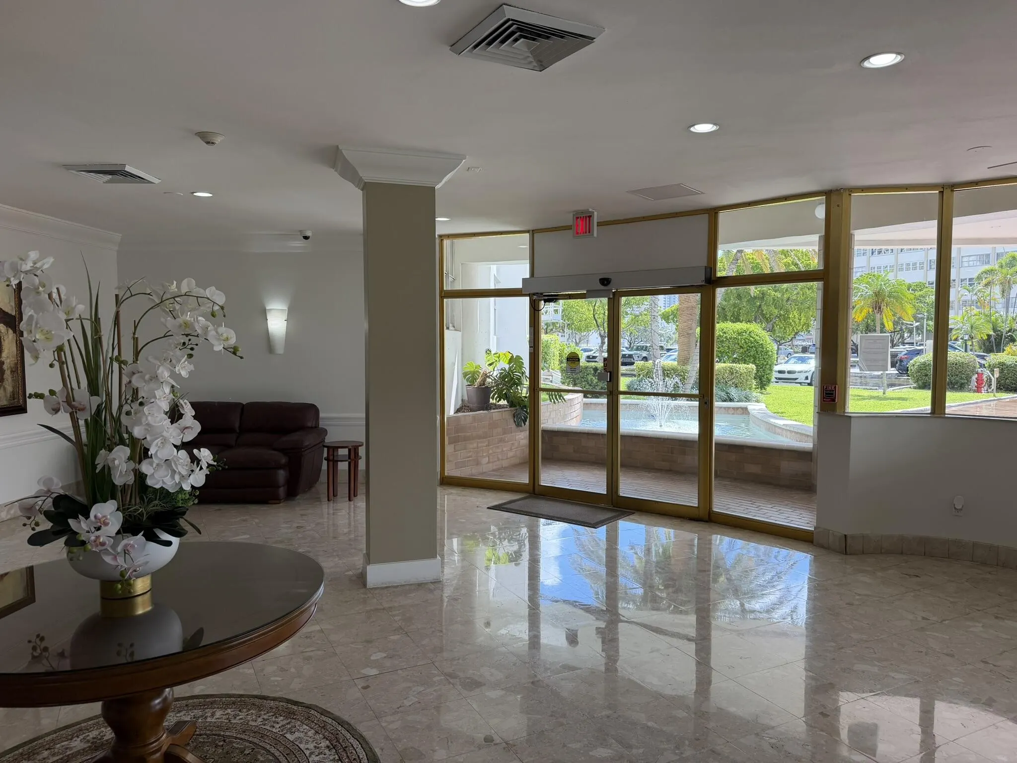 100 GOLDEN ISLES Drive #810