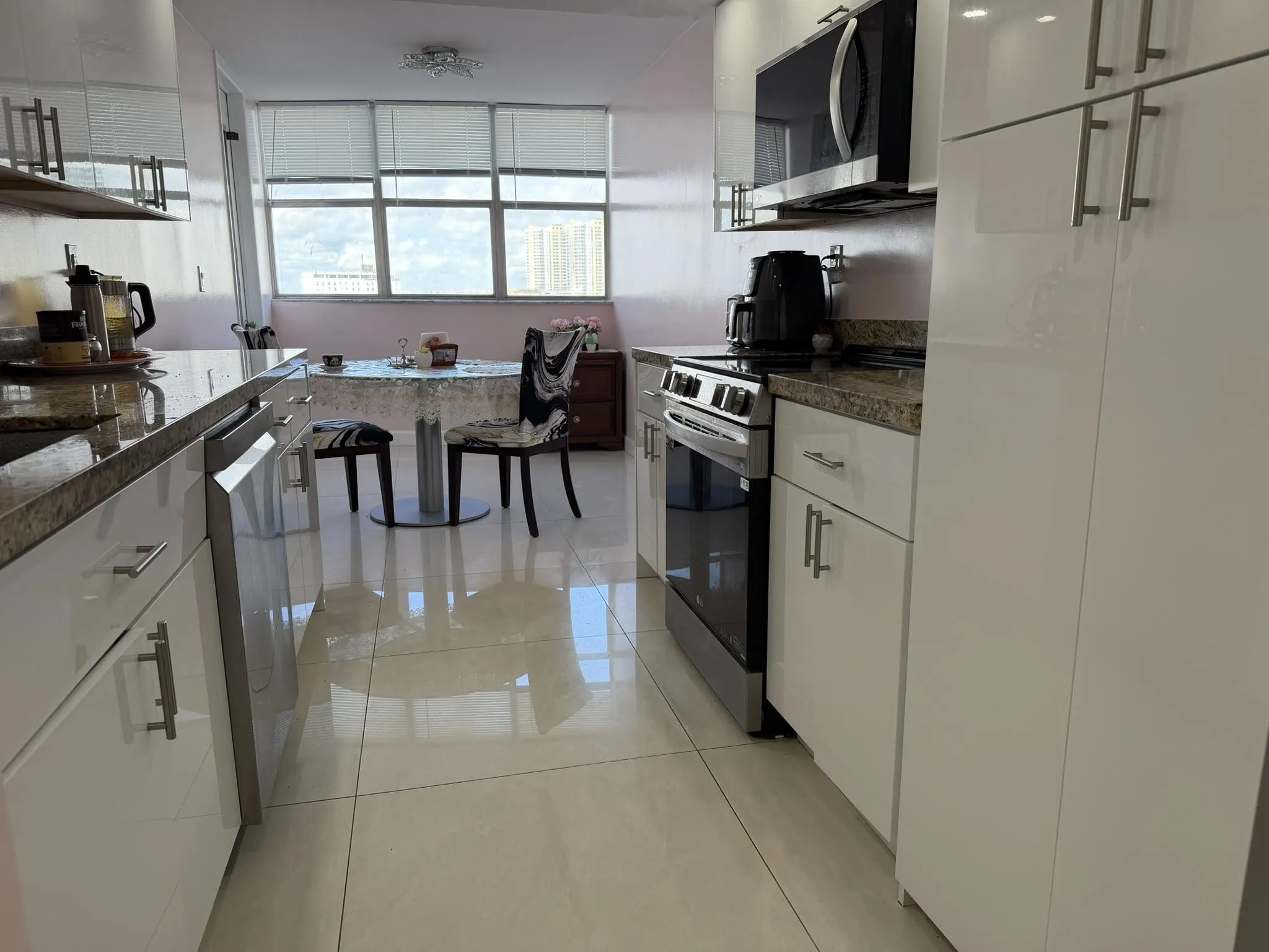 100 GOLDEN ISLES Drive #810