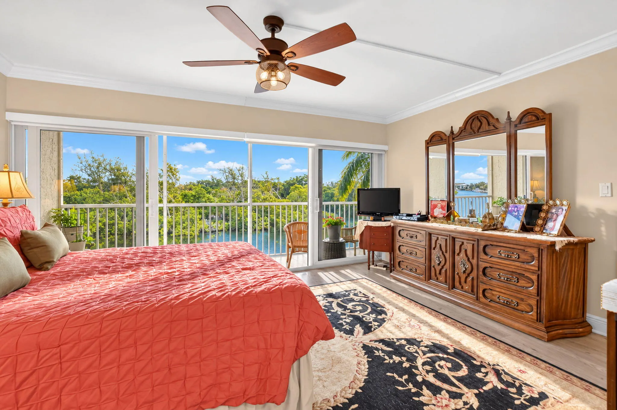 1537 E HILLSBORO Boulevard #444