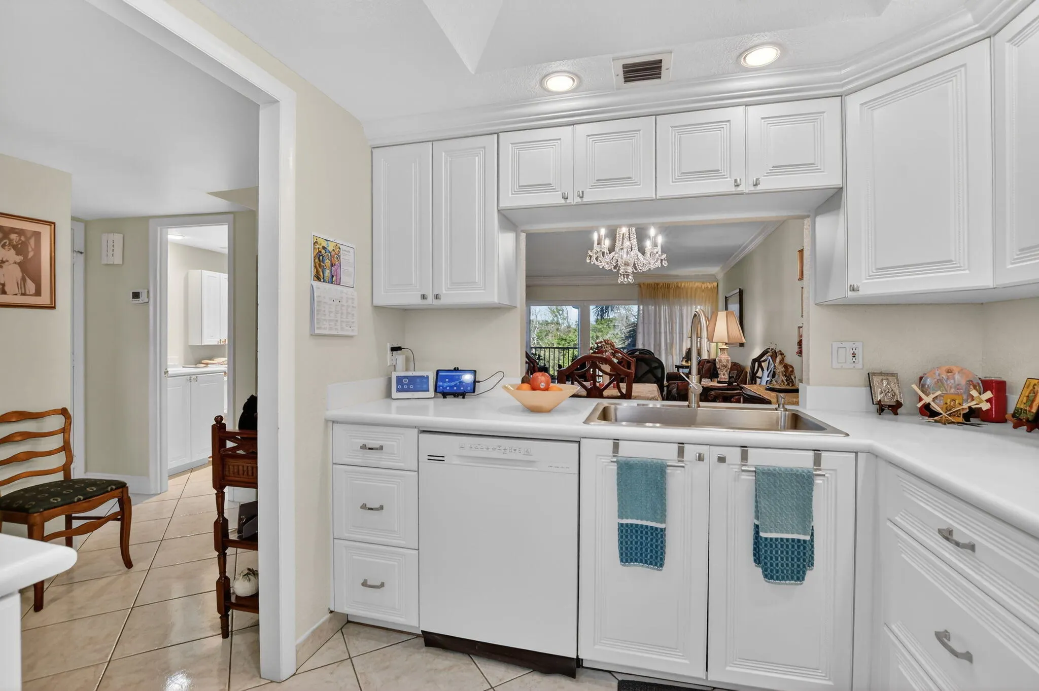 1537 E HILLSBORO Boulevard #444