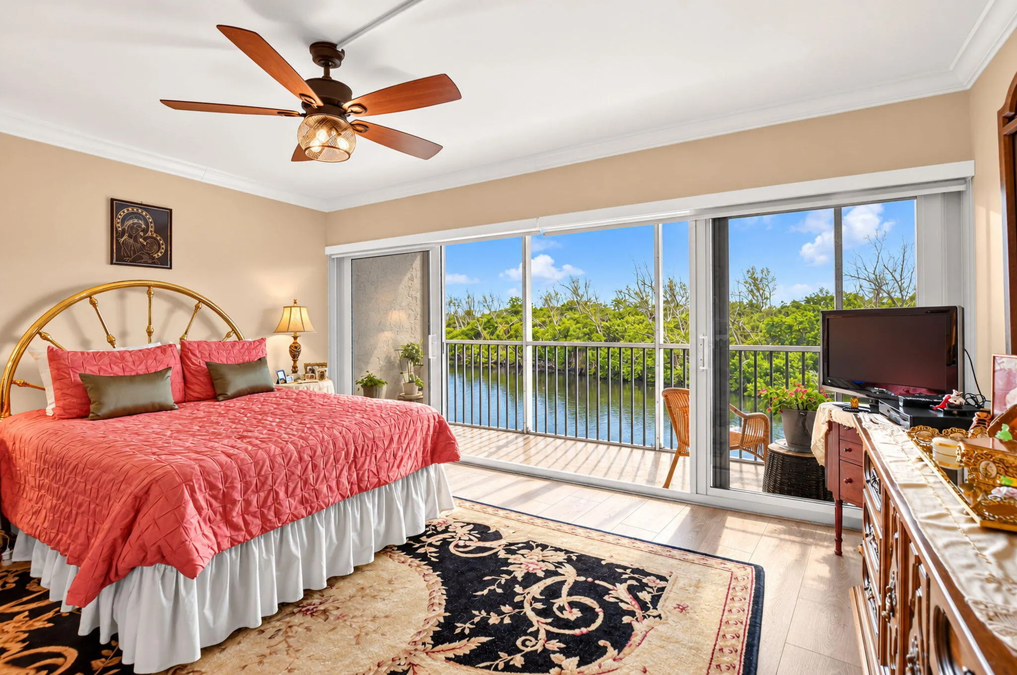 1537 E HILLSBORO Boulevard #444