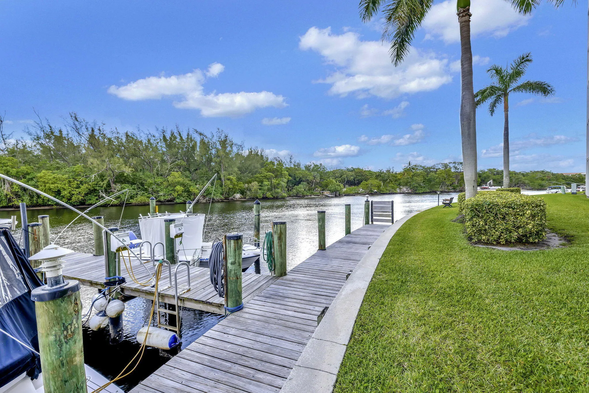 1537 E HILLSBORO Boulevard #444