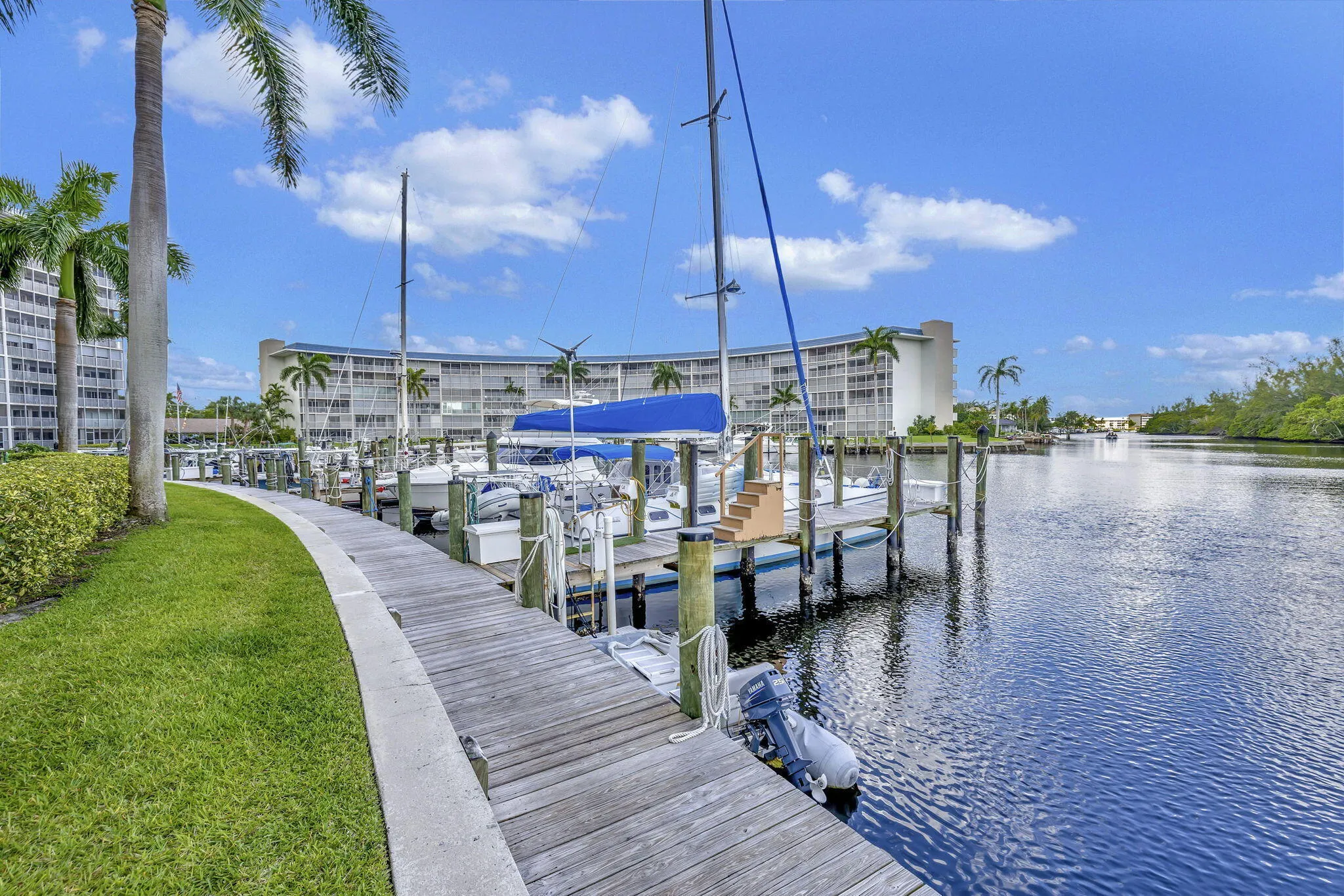 1537 E HILLSBORO Boulevard #444