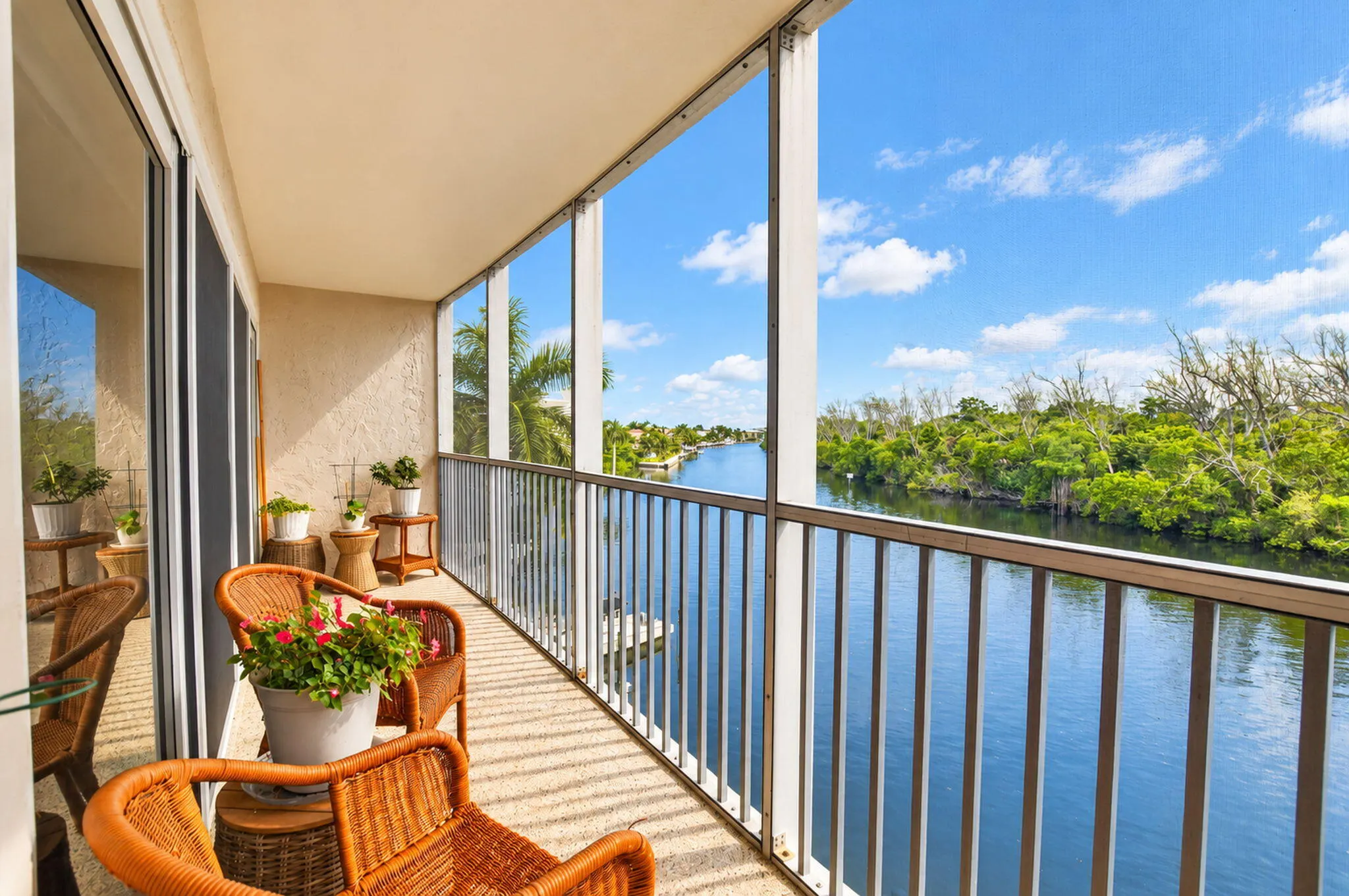 1537 E HILLSBORO Boulevard #444