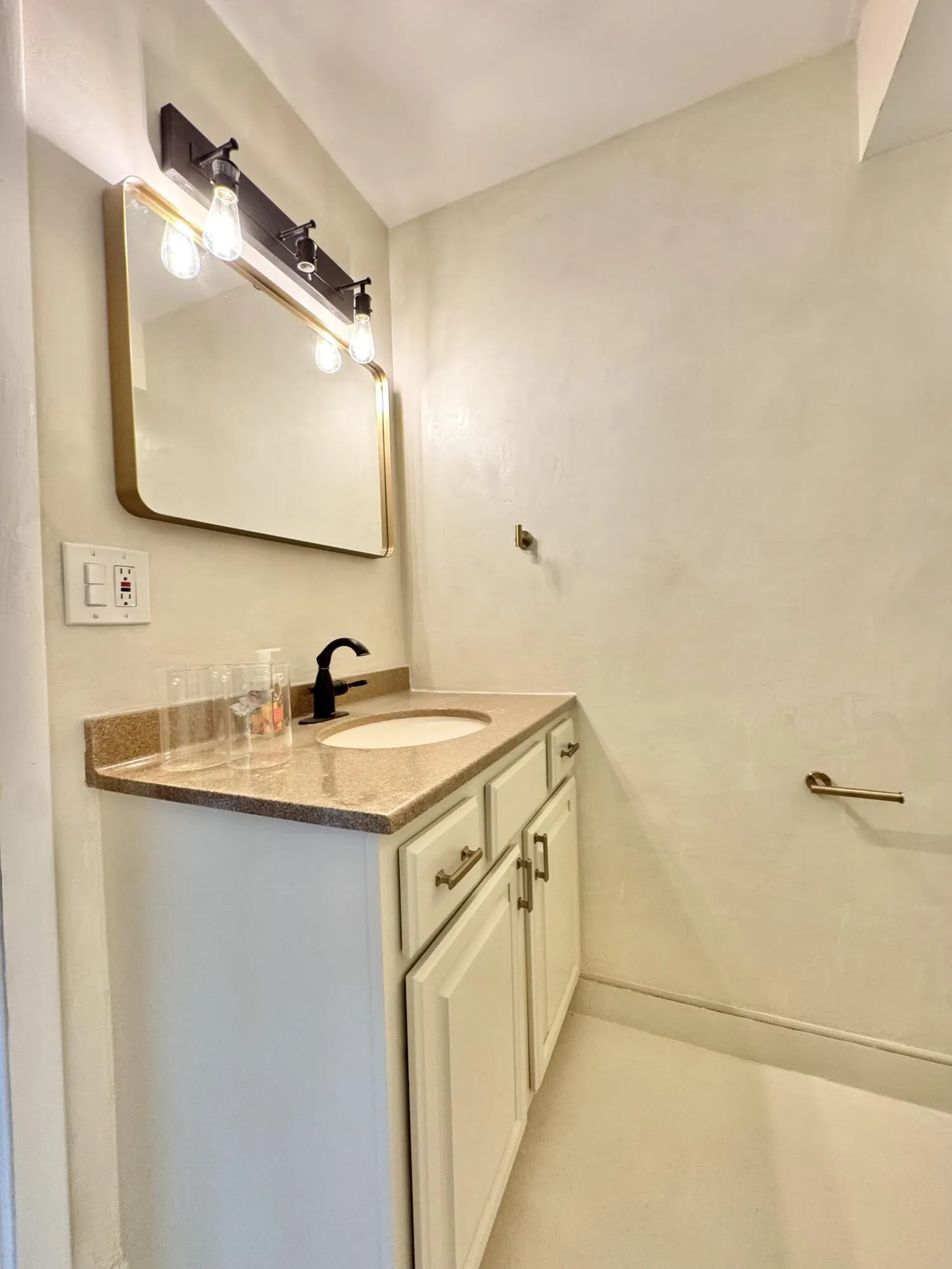 13 Royal Palm Way #302