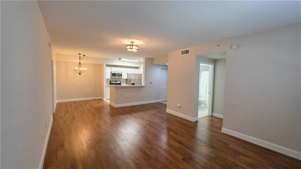 5090 FAIRWAYS Circle #H105